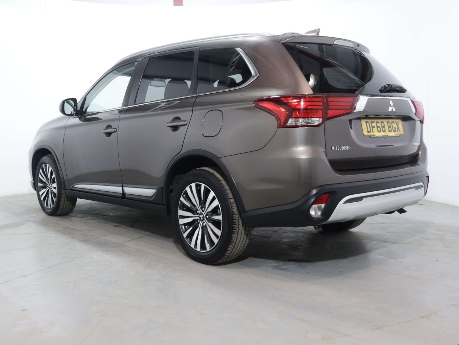 Used Mitsubishi Outlander 2018 for sale - 76157429: Photo 8
