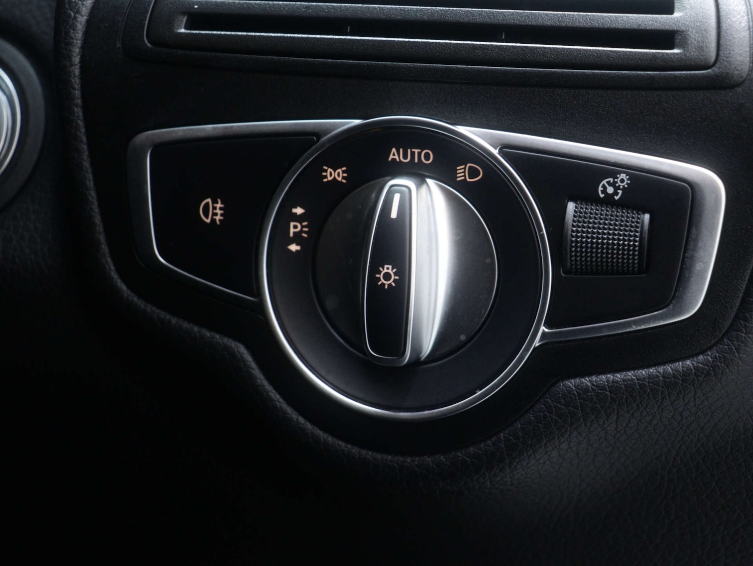 Used Mercedes-Benz GLC 2022 for sale - 77148695: Photo 33