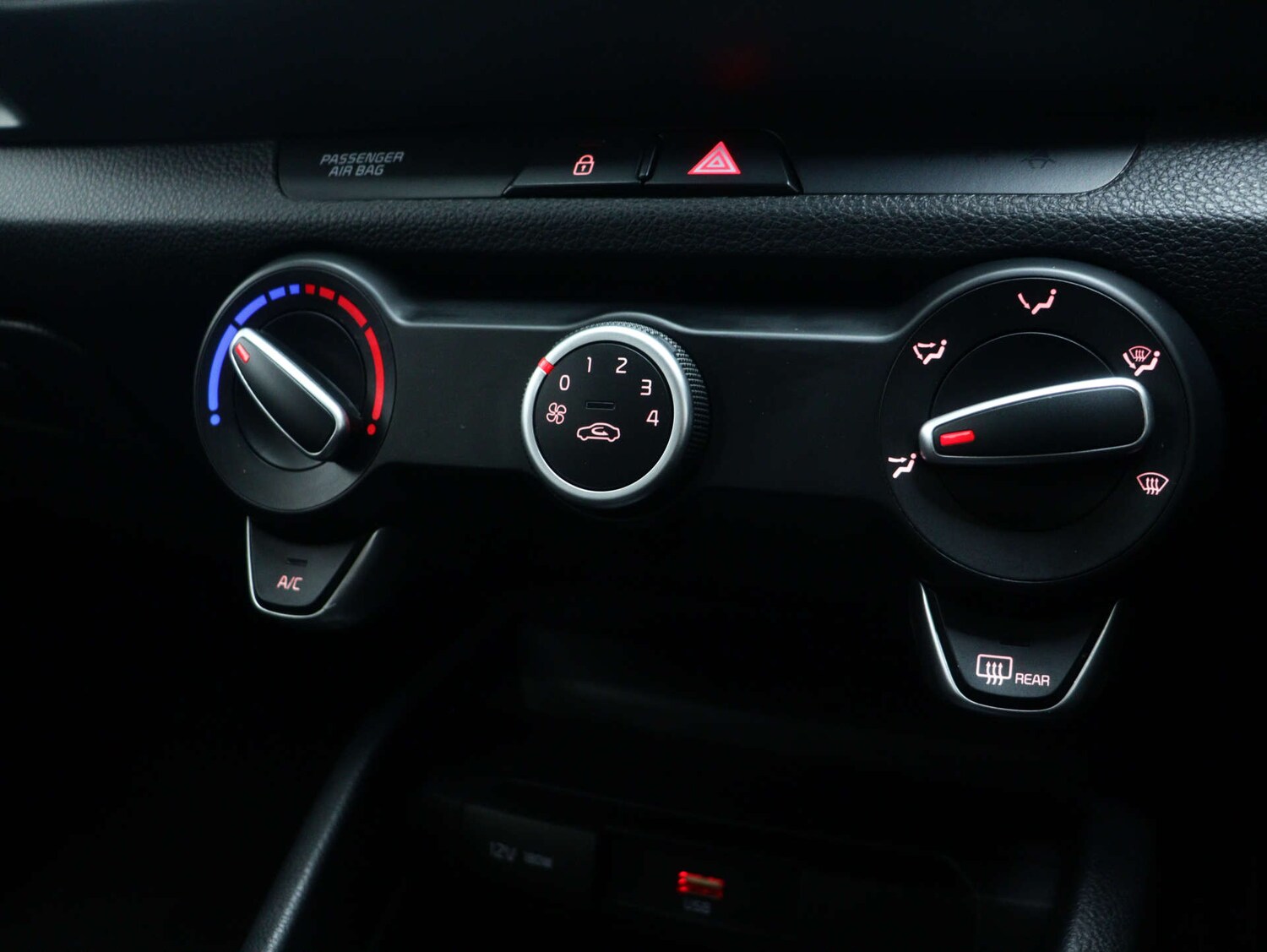 Used Kia Stonic 2021 for sale - 78176808: Photo 26