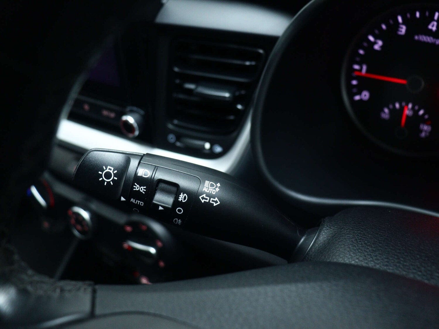 Used Kia Stonic 2021 for sale - 78176808: Photo 32