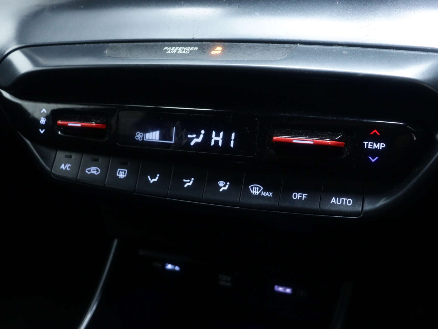 Used Hyundai i20 2023 for sale - 76894405: Photo 33