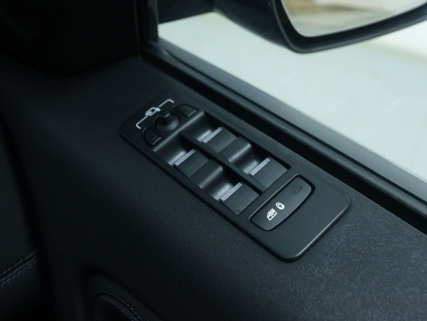 Used Land Rover Discovery Sport 2023 for sale - 76829732: Photo 45