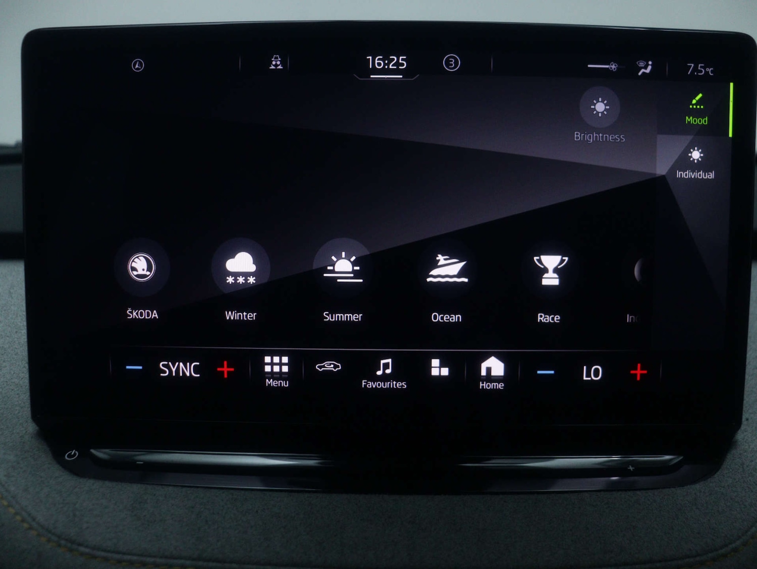 Used Skoda Enyaq 2021 for sale - 77380629: Photo 24