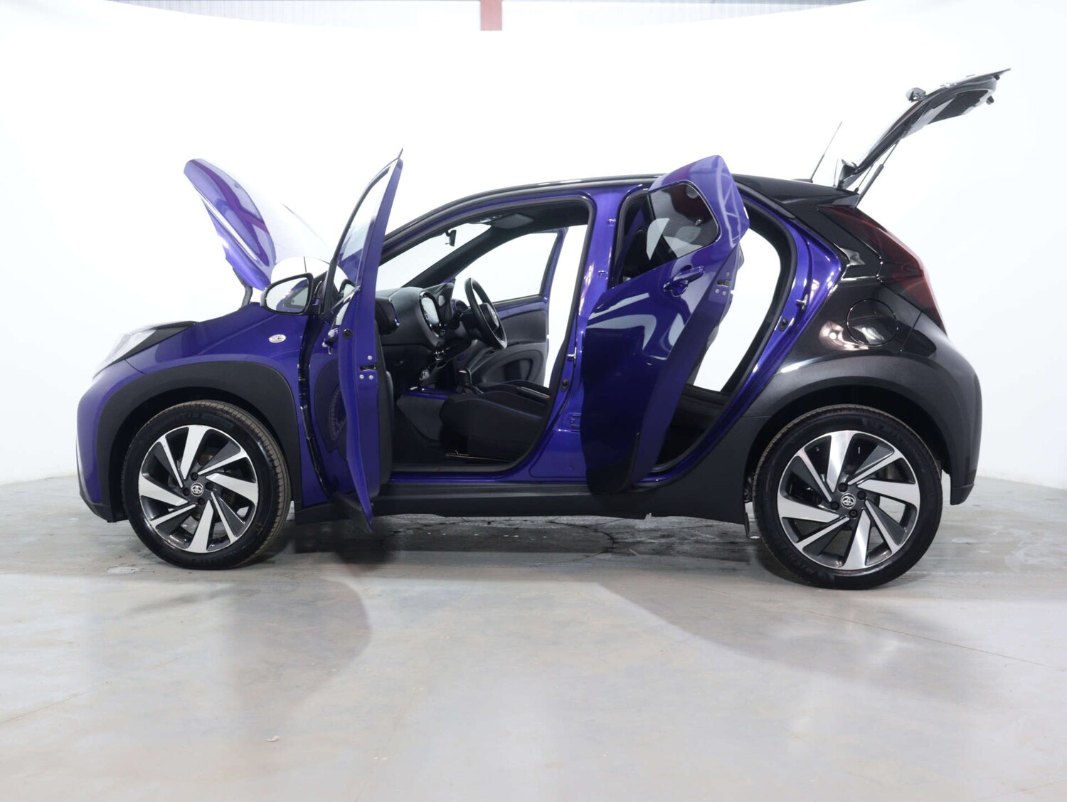 Used Toyota Aygo X 2022 for sale - 75753384: Photo 44