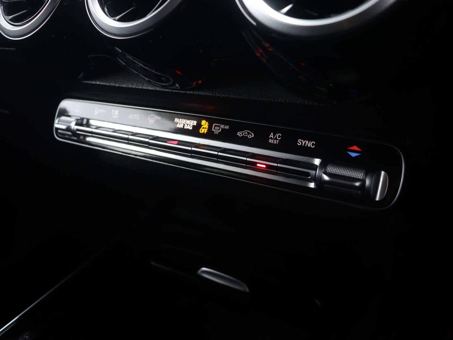 Used Mercedes-Benz GLB 2020 for sale - 76035025: Photo 27