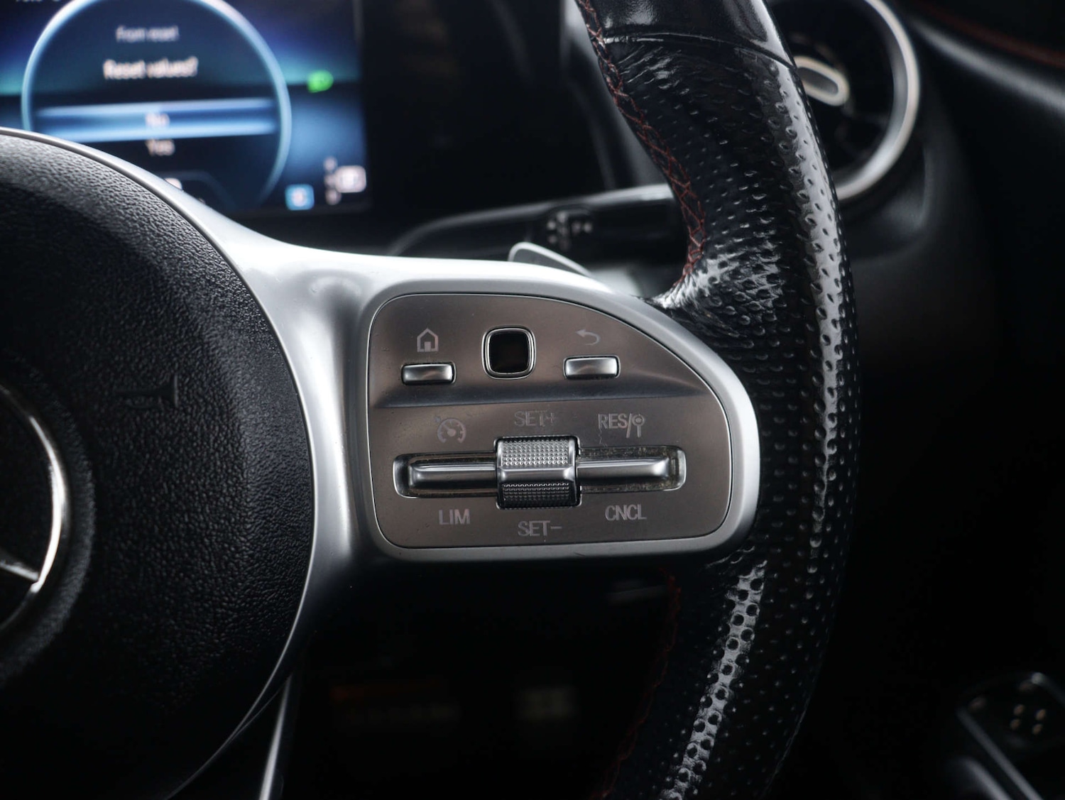 Used Mercedes-Benz GLB 2020 for sale - 76035025: Photo 32