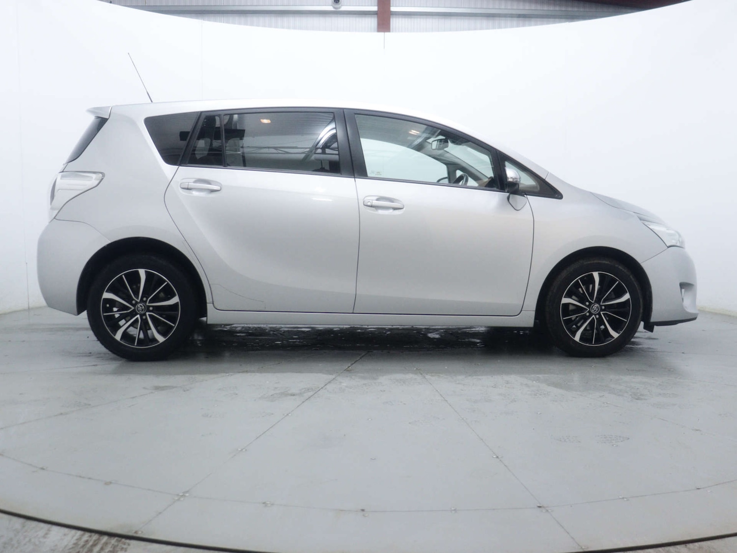 Used Toyota Verso 2017 for sale - 76946121: Photo 12
