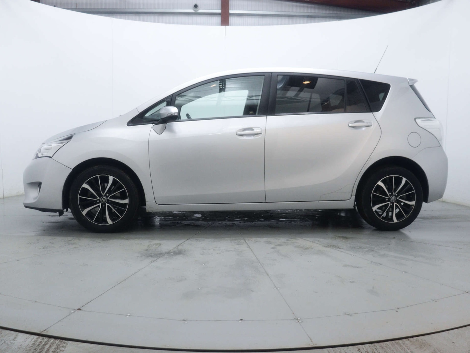 Used Toyota Verso 2017 for sale - 76946121: Photo 8