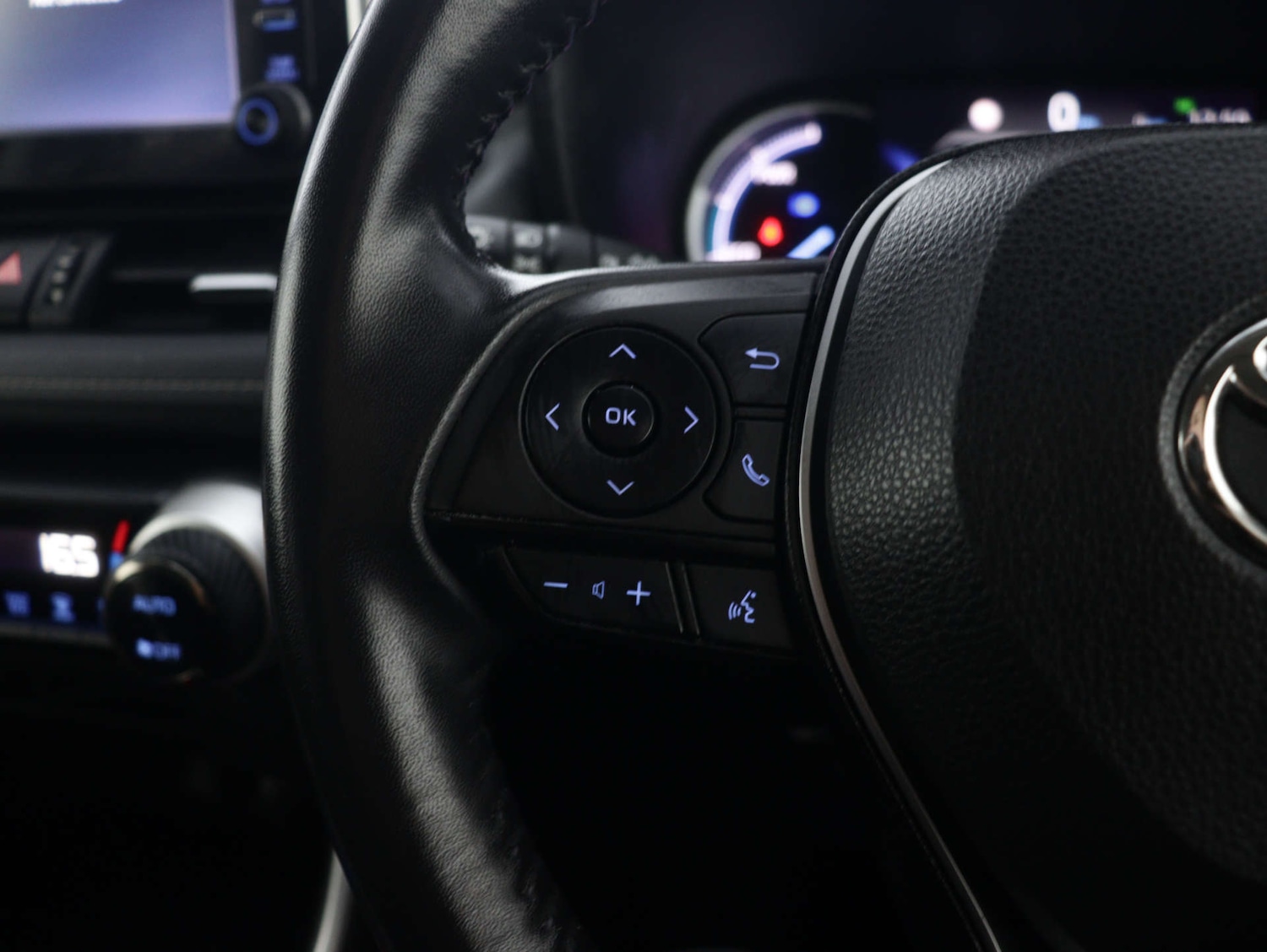 Used Toyota RAV4 2021 for sale - 75969217: Photo 31