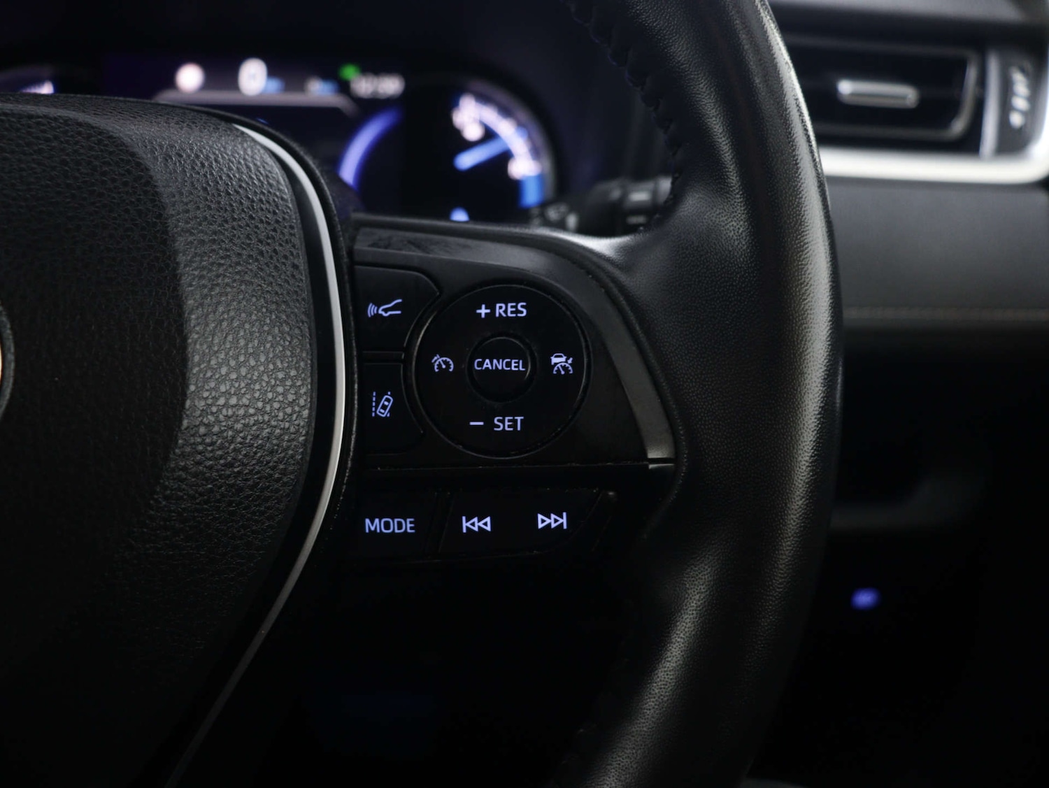 Used Toyota RAV4 2021 for sale - 75969217: Photo 32