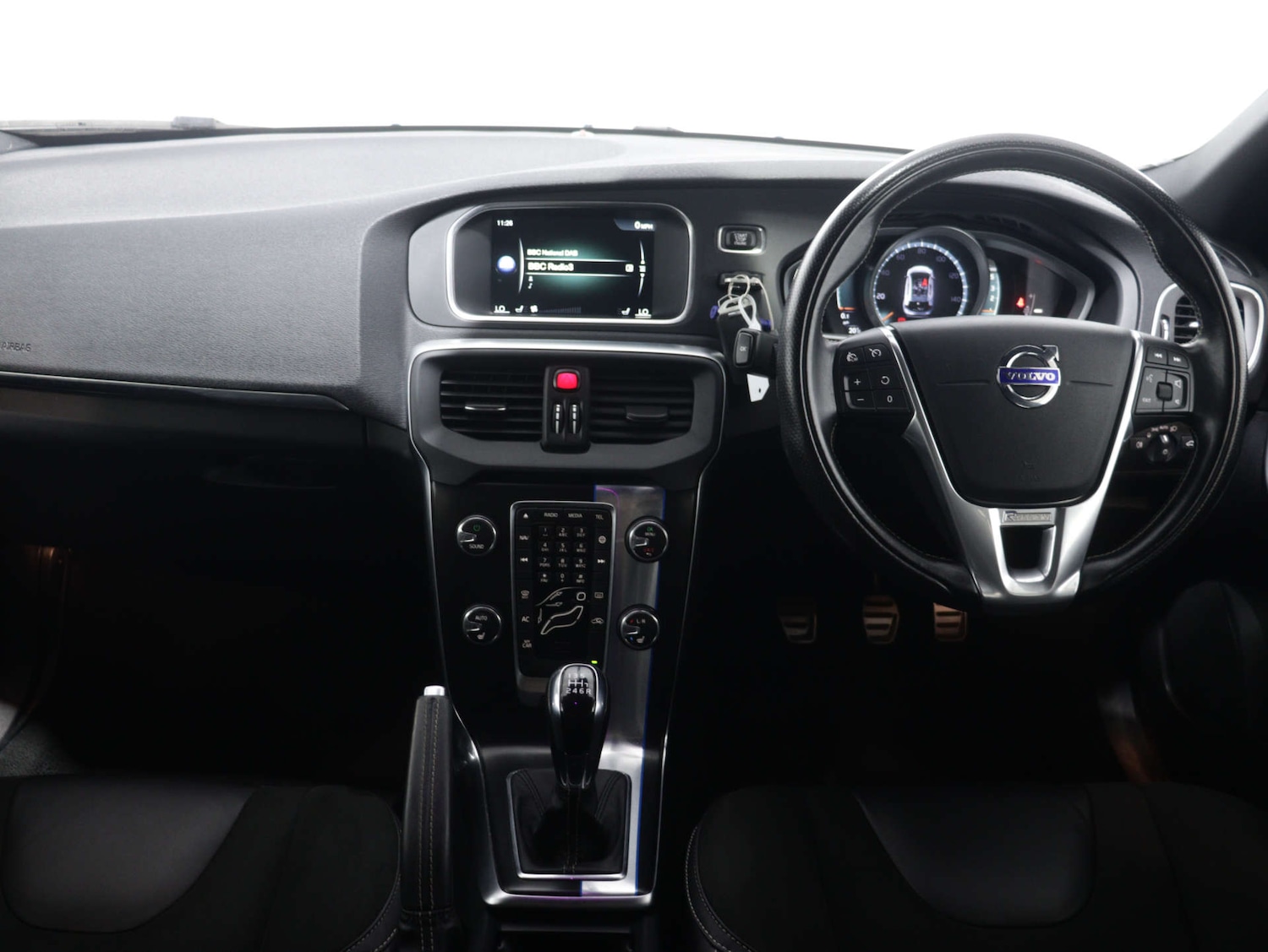 Used Volvo V40 2015 for sale - 75849099: Photo 18