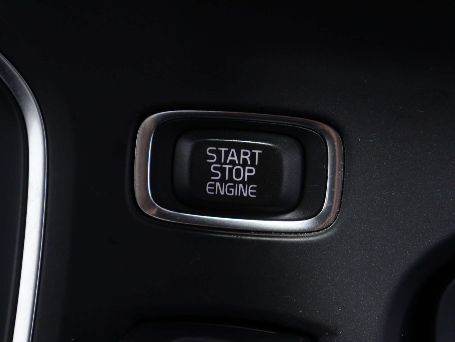 Used Volvo V40 2015 for sale - 75849099: Photo 24