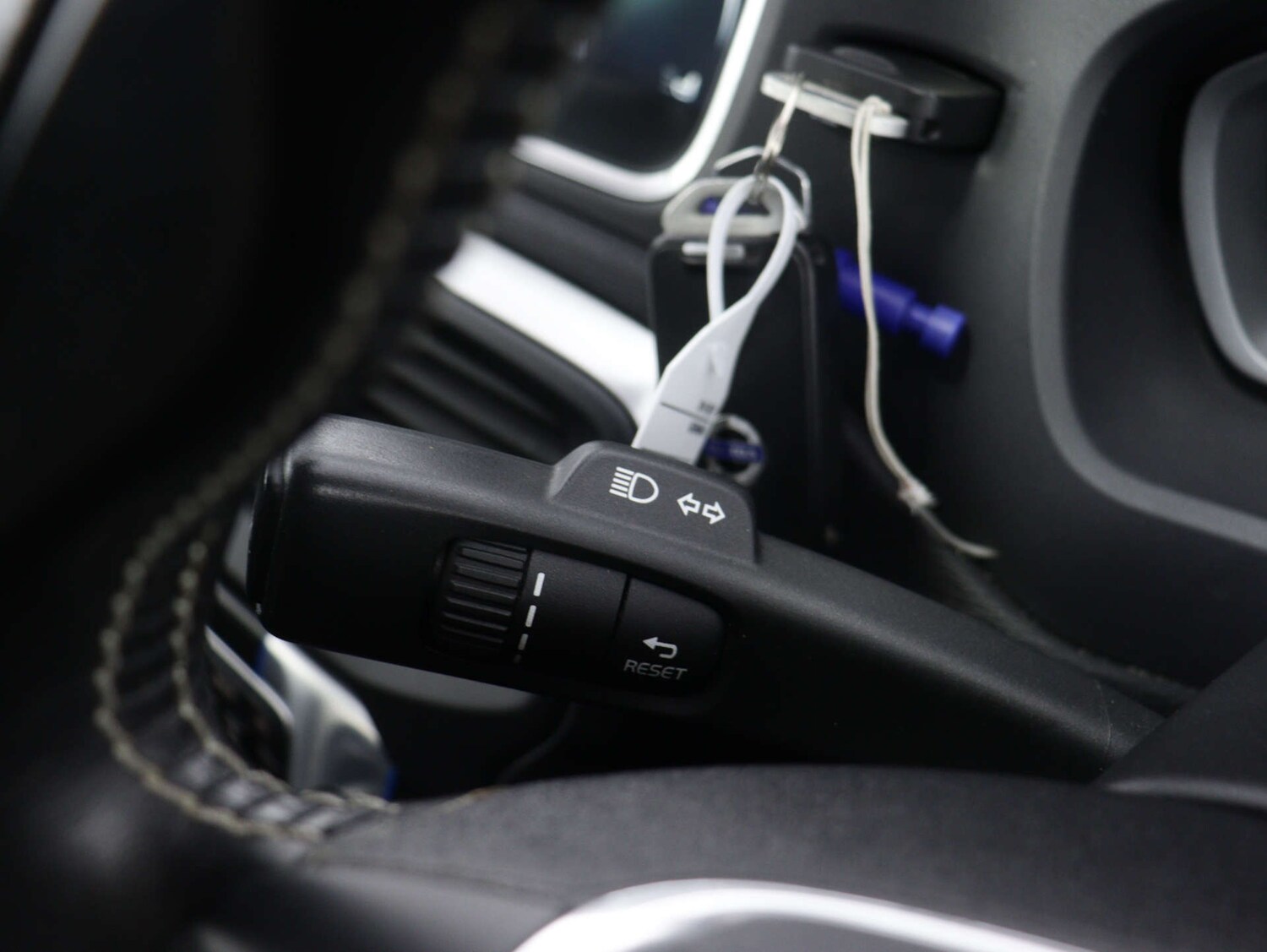 Used Volvo V40 2015 for sale - 75849099: Photo 29