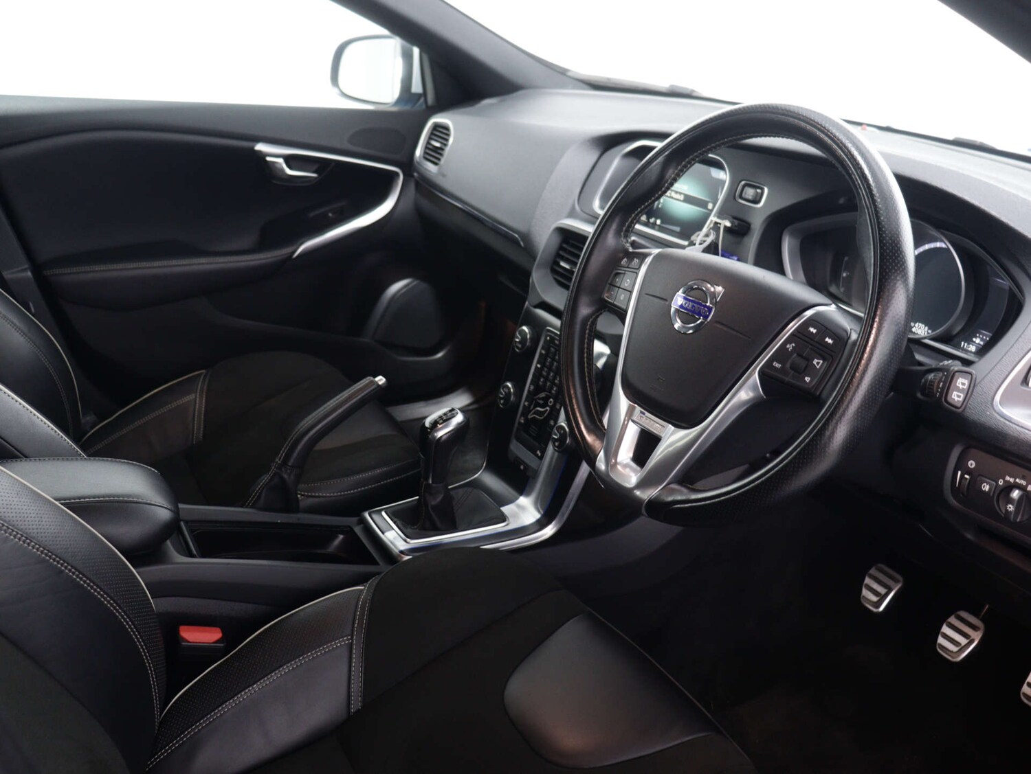 Used Volvo V40 2015 for sale - 75849099: Photo 33