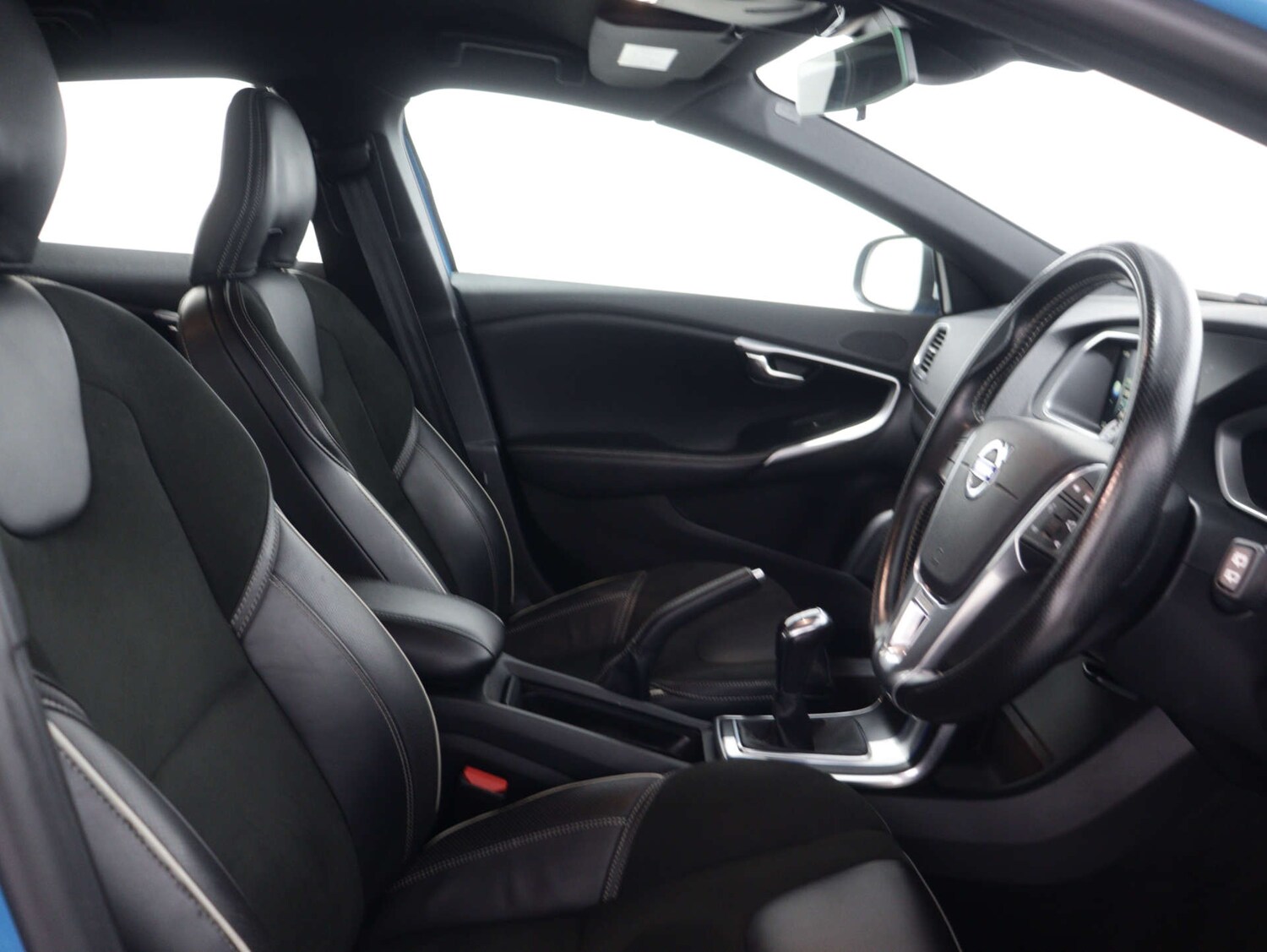 Used Volvo V40 2015 for sale - 75849099: Photo 34