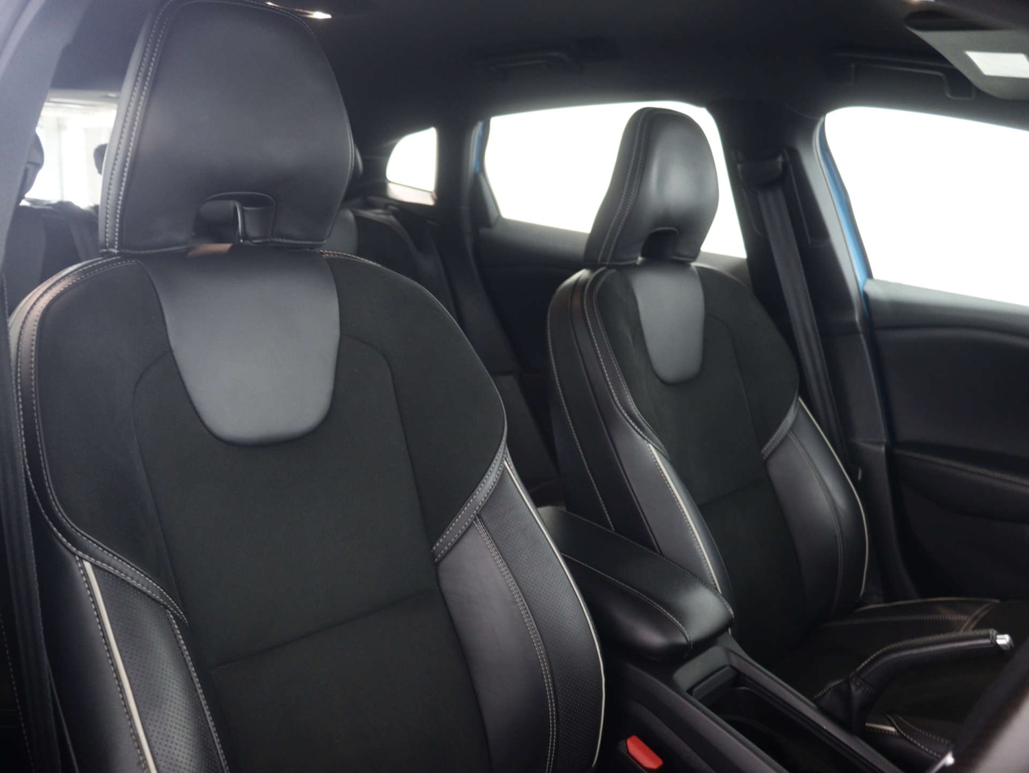 Used Volvo V40 2015 for sale - 75849099: Photo 35