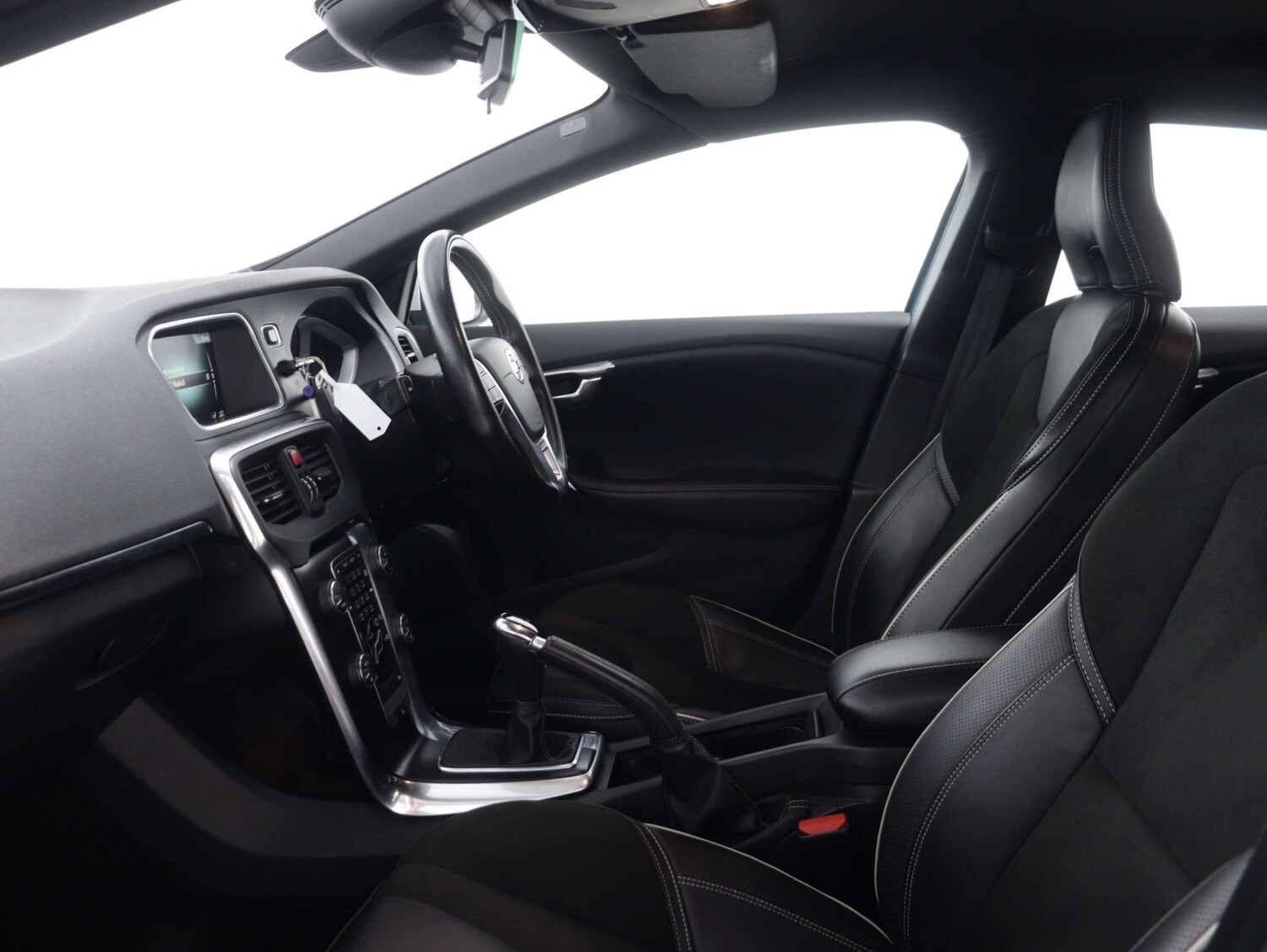 Used Volvo V40 2015 for sale - 75849099: Photo 37