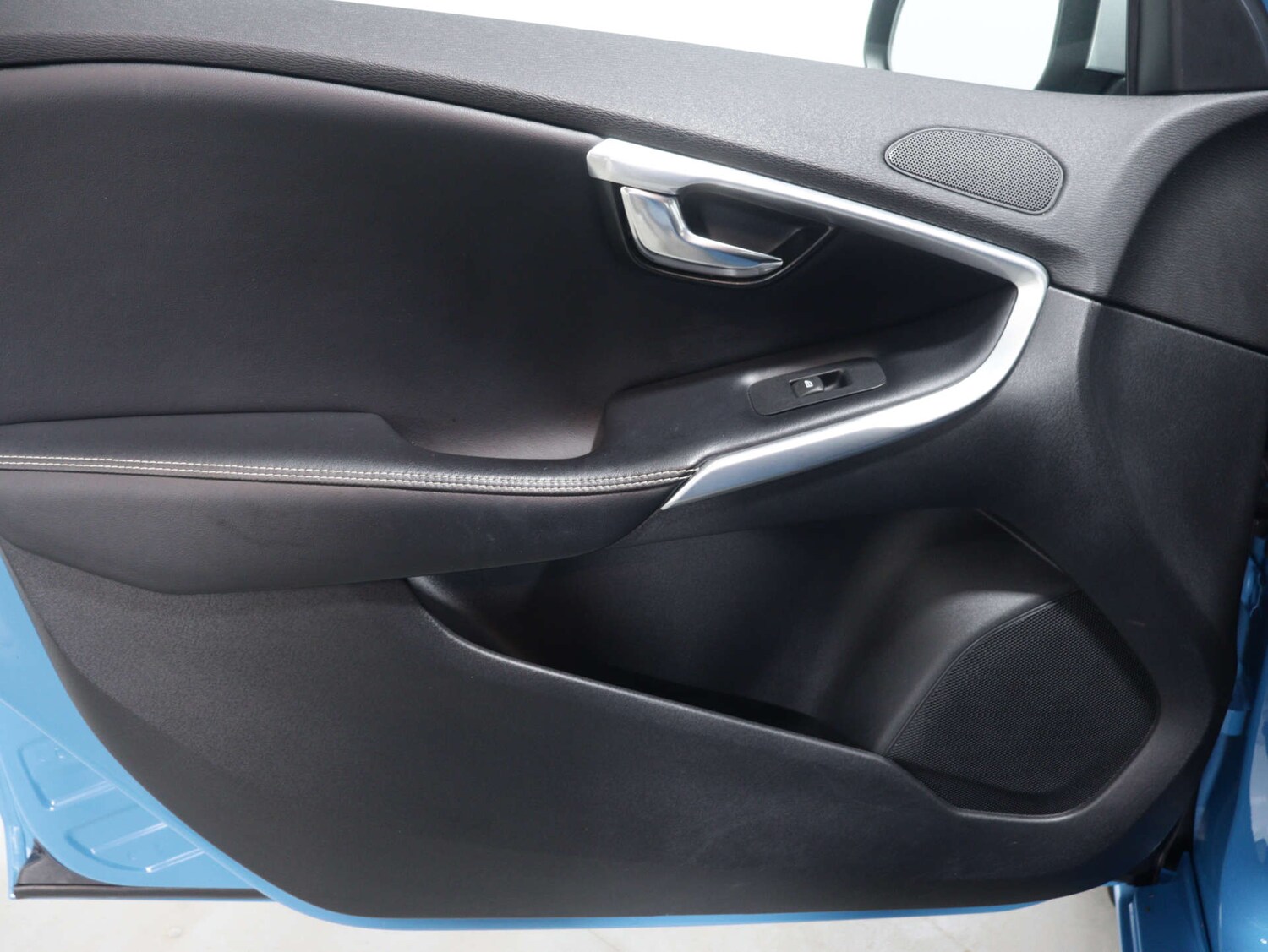 Used Volvo V40 2015 for sale - 75849099: Photo 39