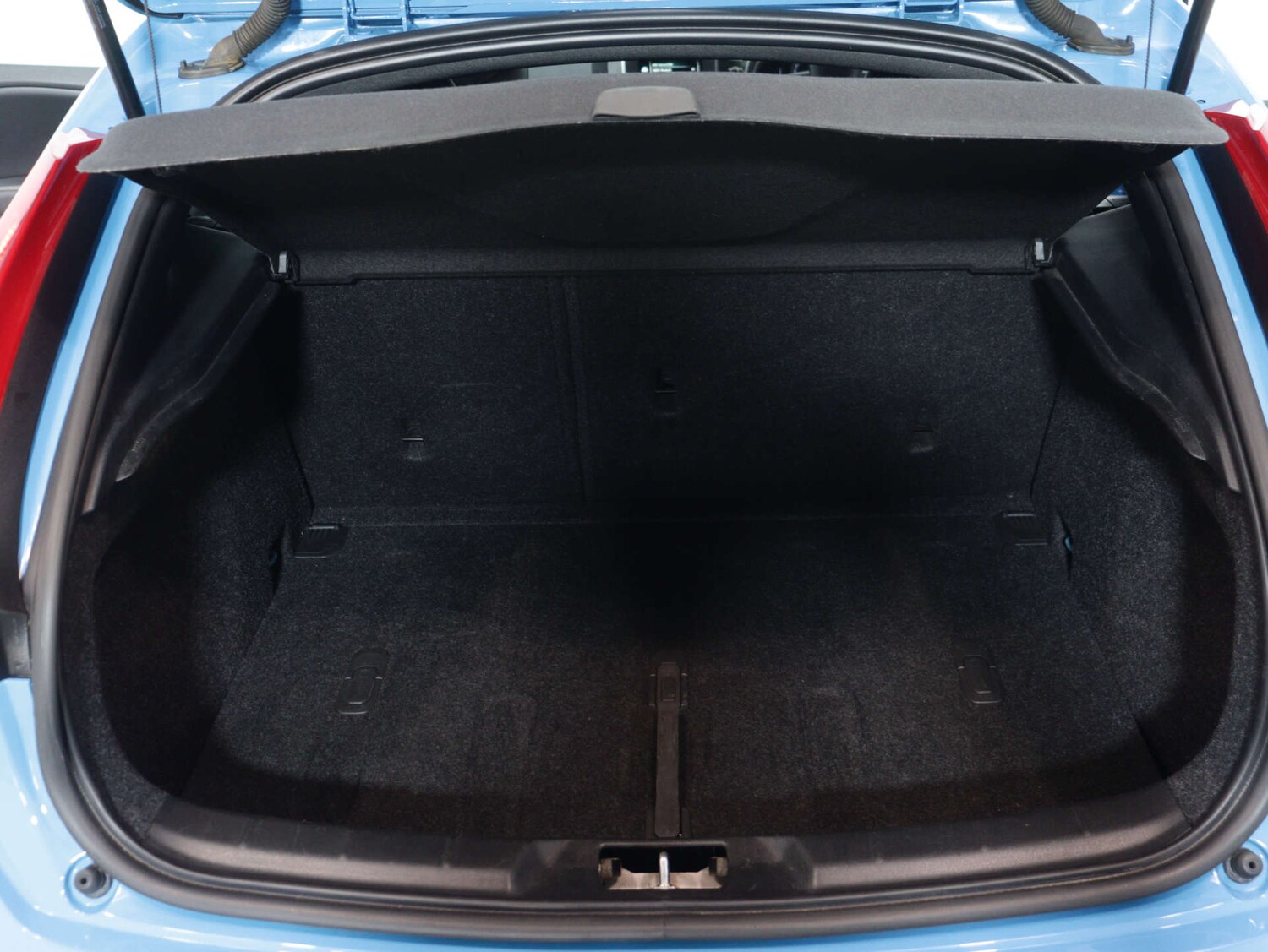 Used Volvo V40 2015 for sale - 75849099: Photo 42