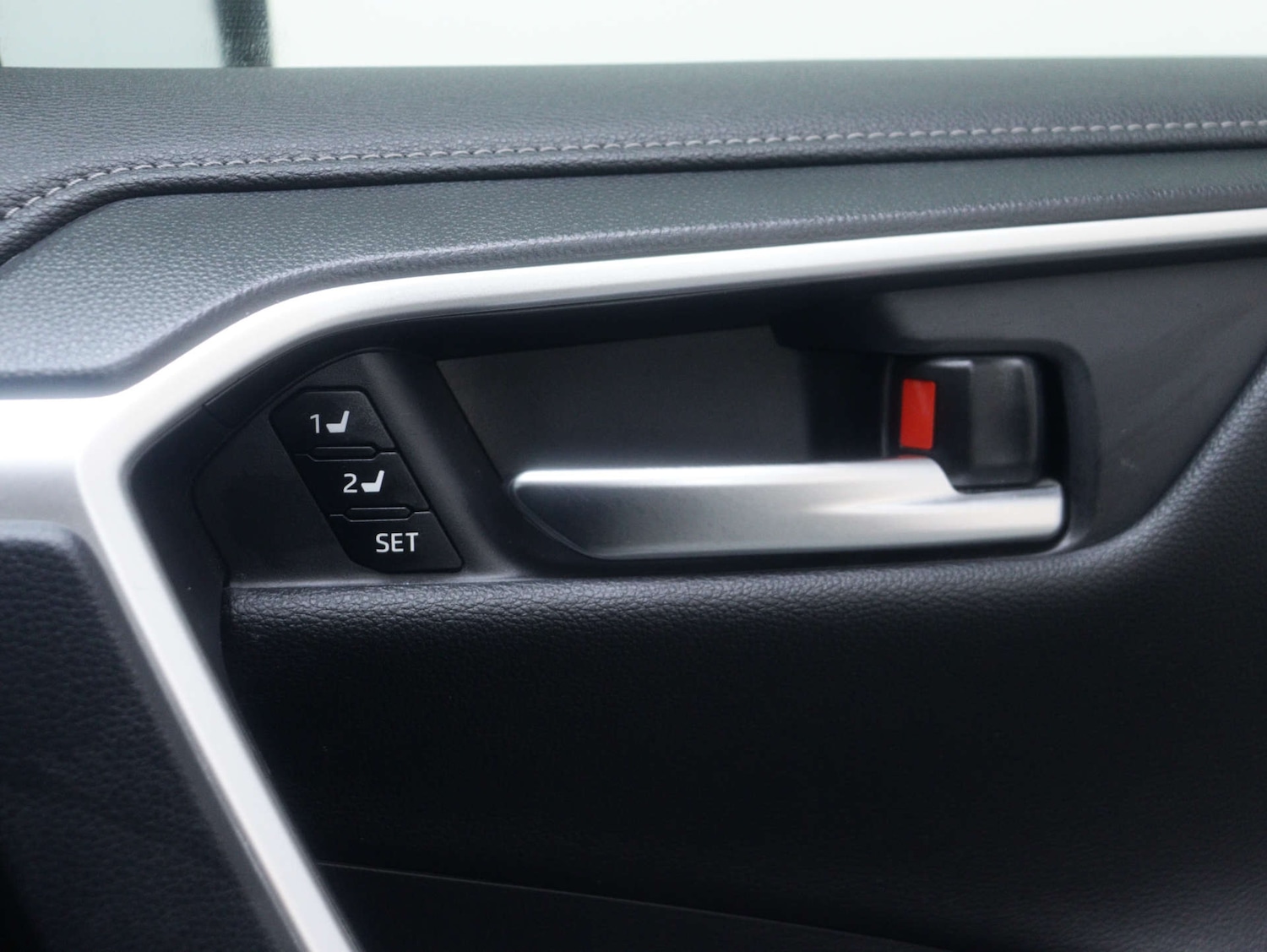 Used Toyota RAV4 2019 for sale - 77195127: Photo 41