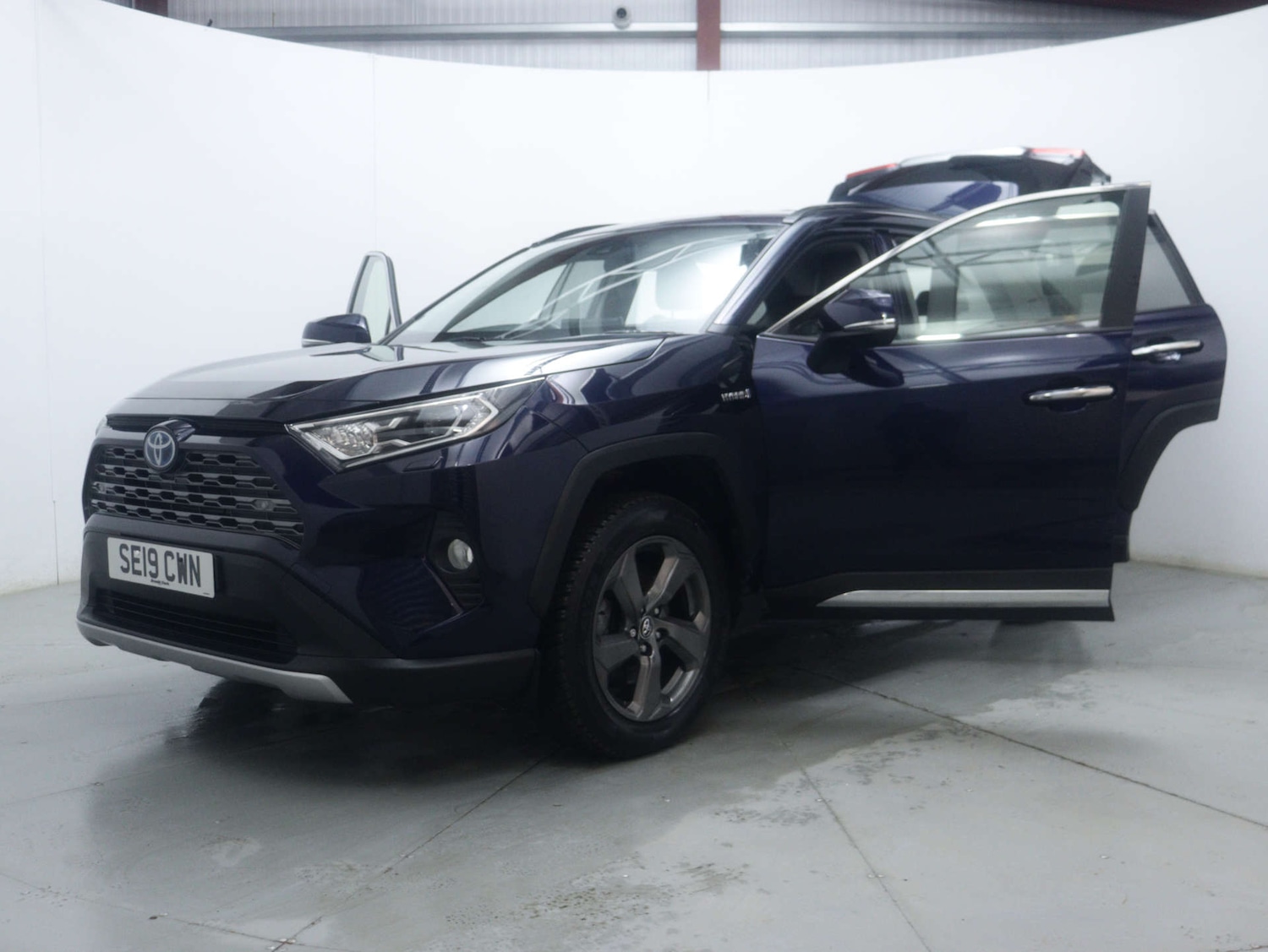 Used Toyota RAV4 2019 for sale - 77195127: Photo 57