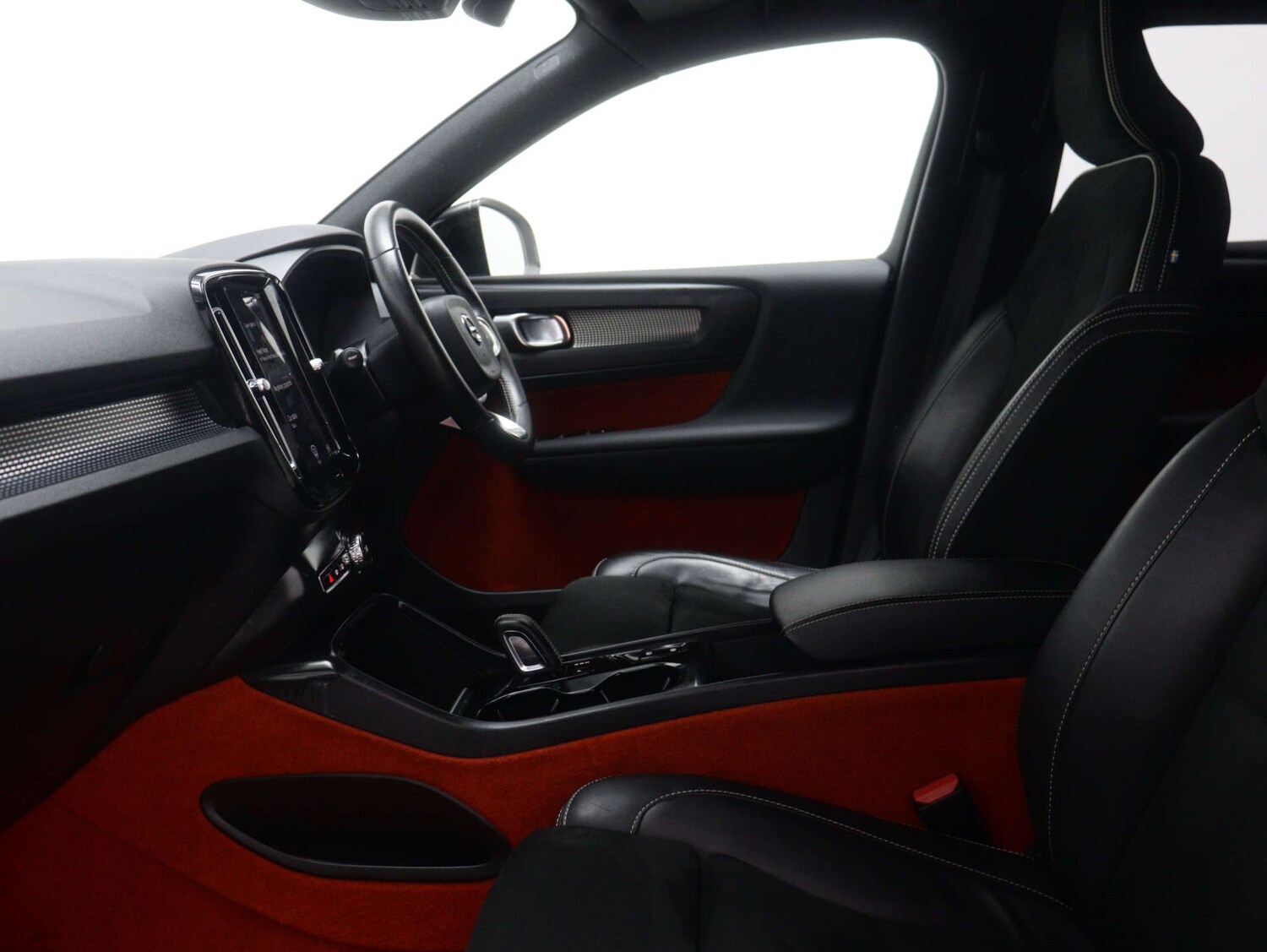 Used Volvo XC40 2021 for sale - 76490363: Photo 38