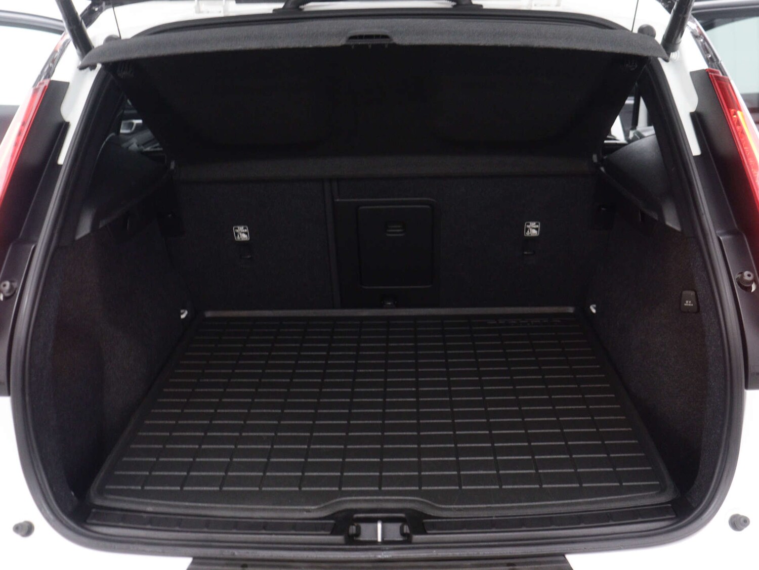 Used Volvo XC40 2021 for sale - 76490363: Photo 43