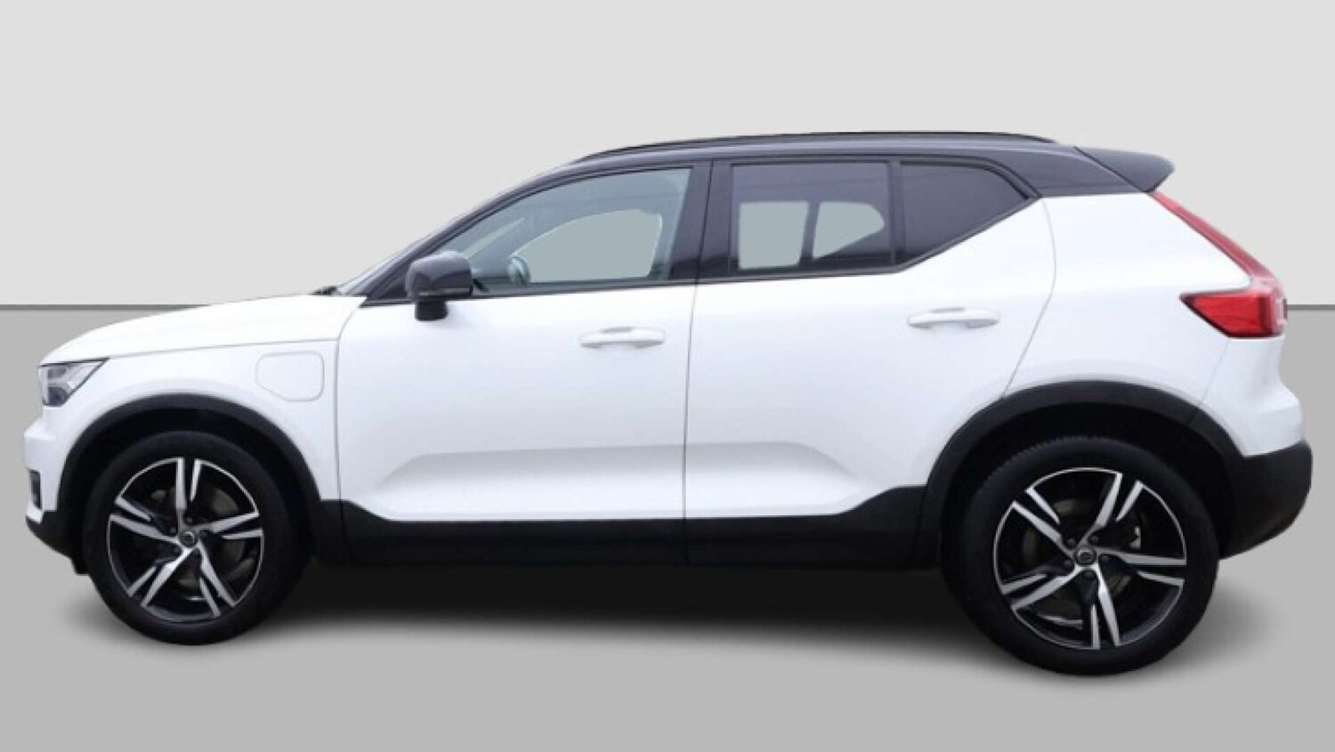 Used Volvo XC40 2021 for sale - 76490363: Photo 9