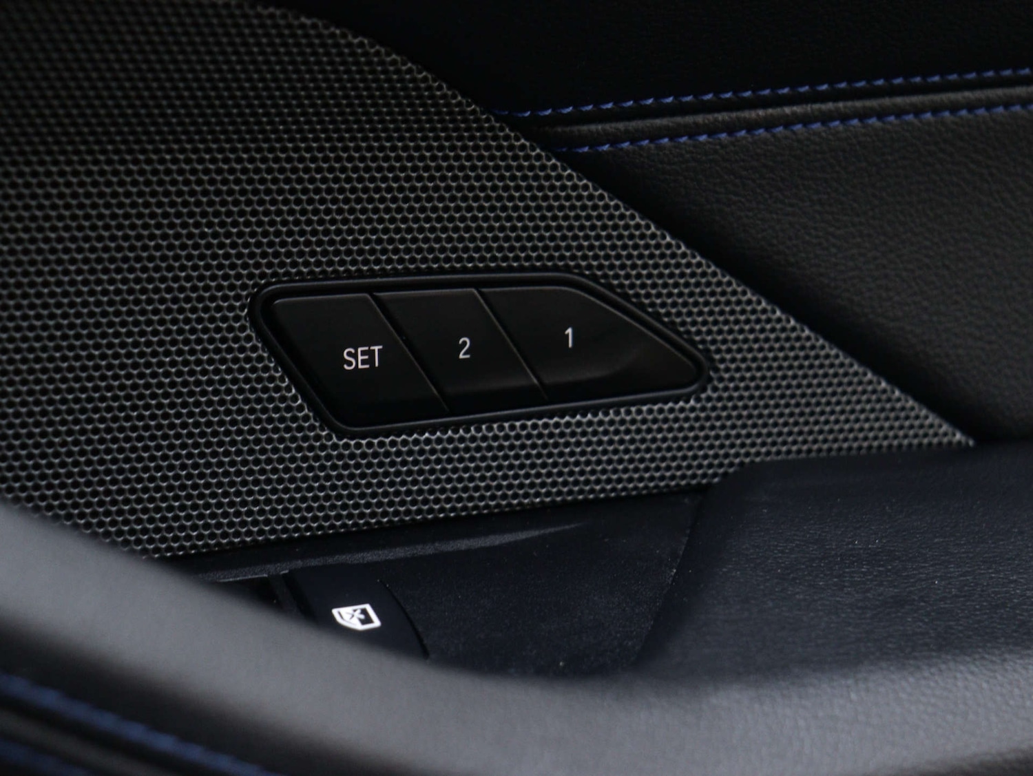 Used BMW i4 2022 for sale - 76393360: Photo 43