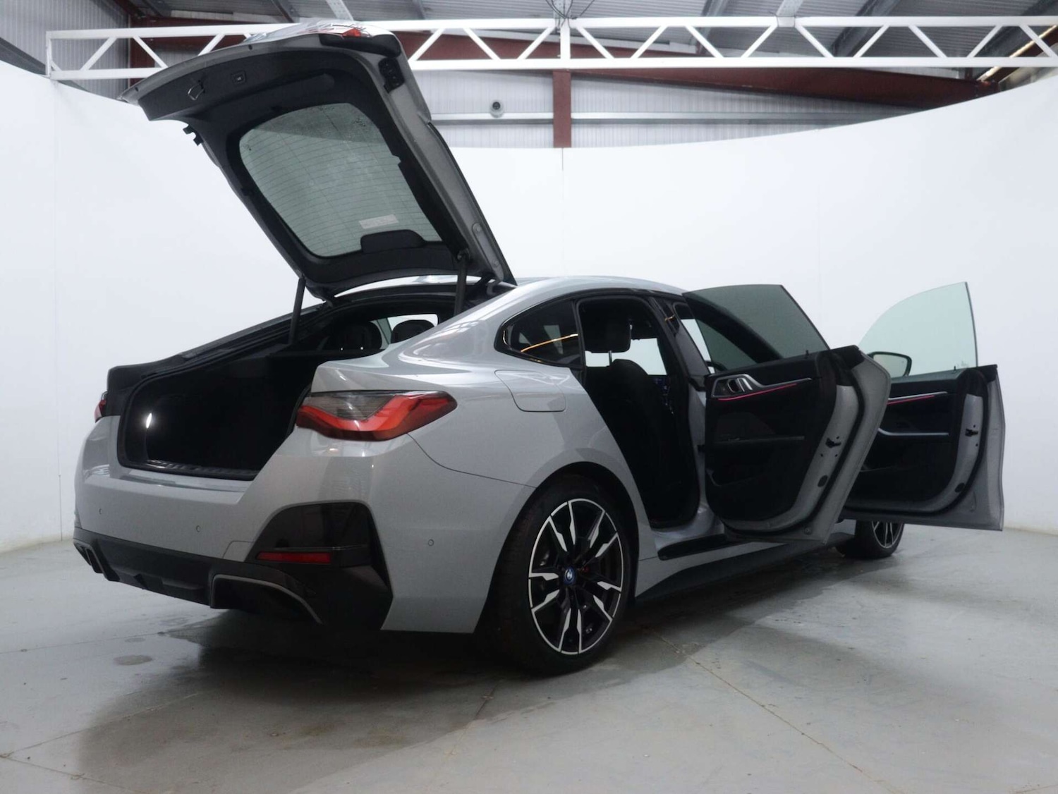 Used BMW i4 2022 for sale - 76393360: Photo 71