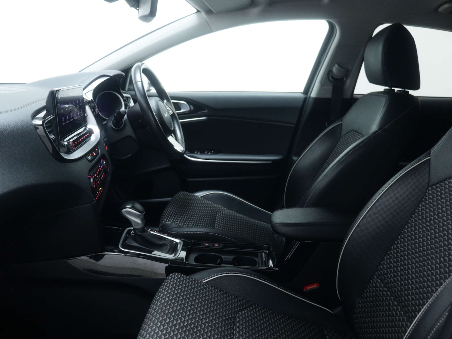 Used Kia XCeed 2024 for sale - 76829723: Photo 48