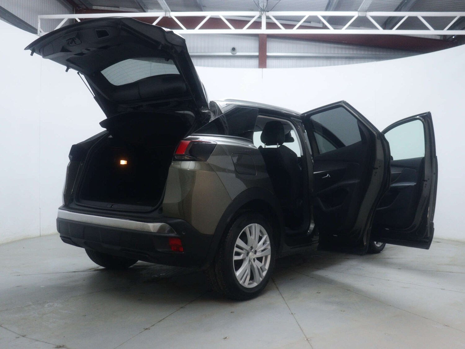 Used Peugeot 3008 2020 for sale - 77528075: Photo 51
