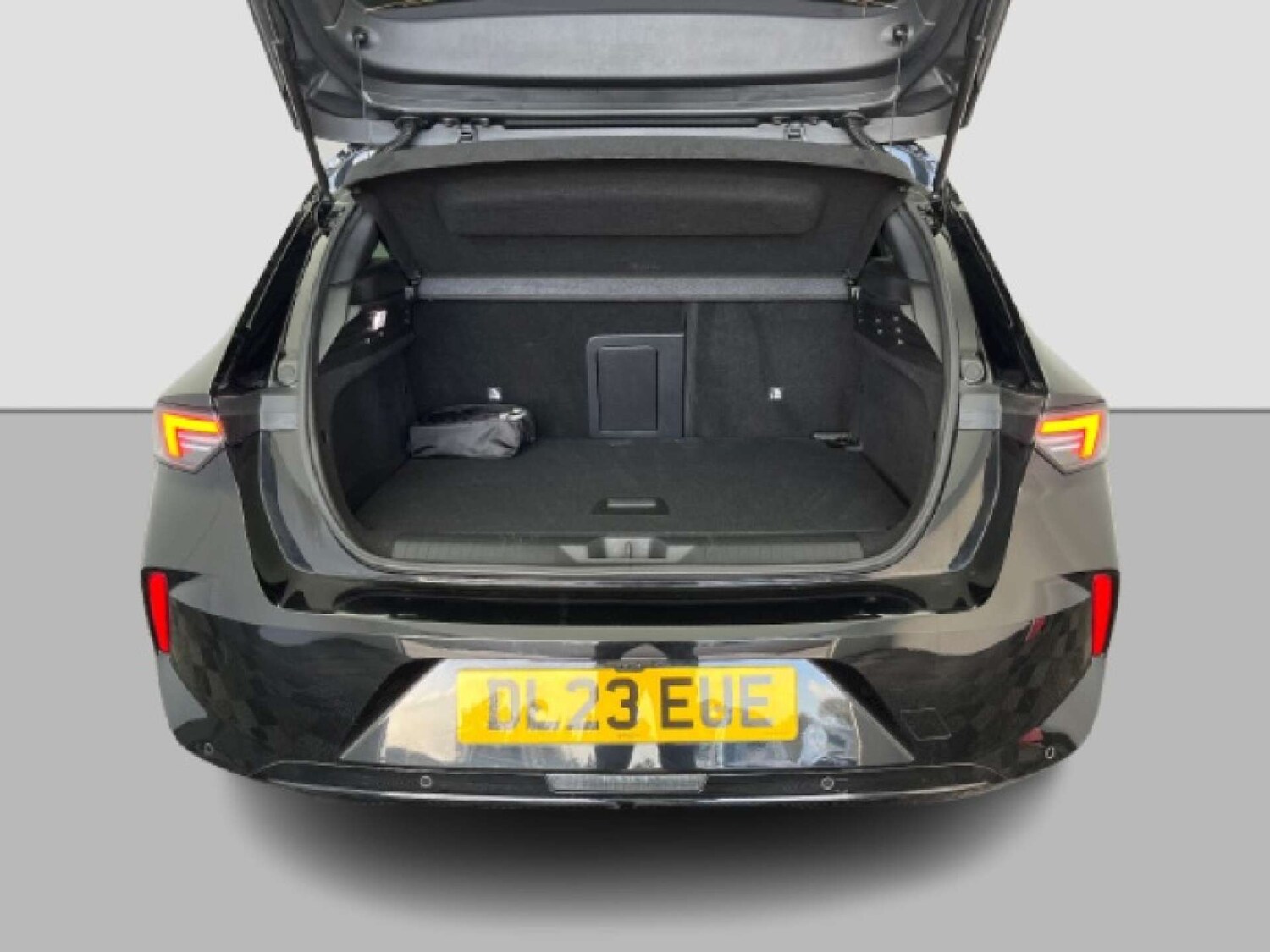 Used Vauxhall Astra 2023 for sale - 76530925: Photo 8