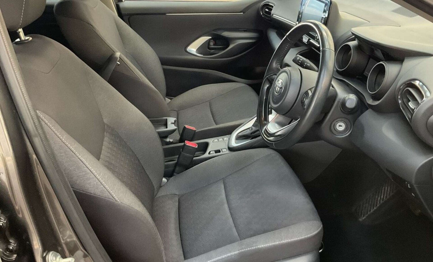 Used Toyota Yaris 2022 for sale - 77364232: Photo 10