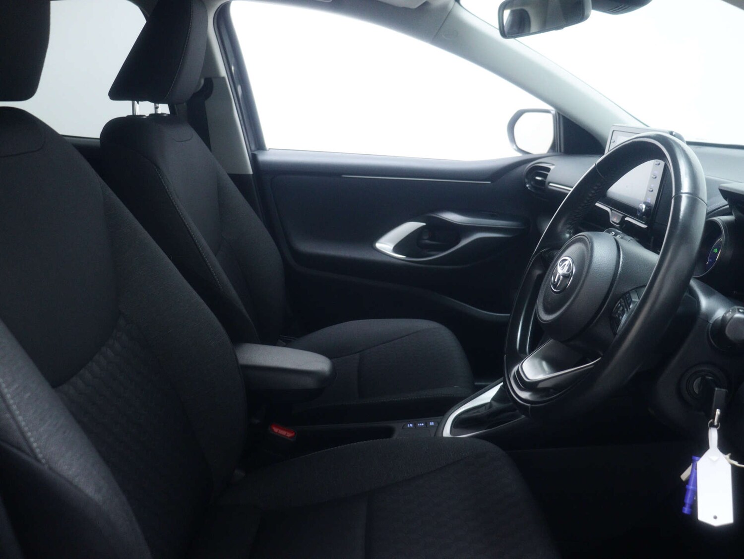 Used Toyota Yaris 2022 for sale - 77364232: Photo 40