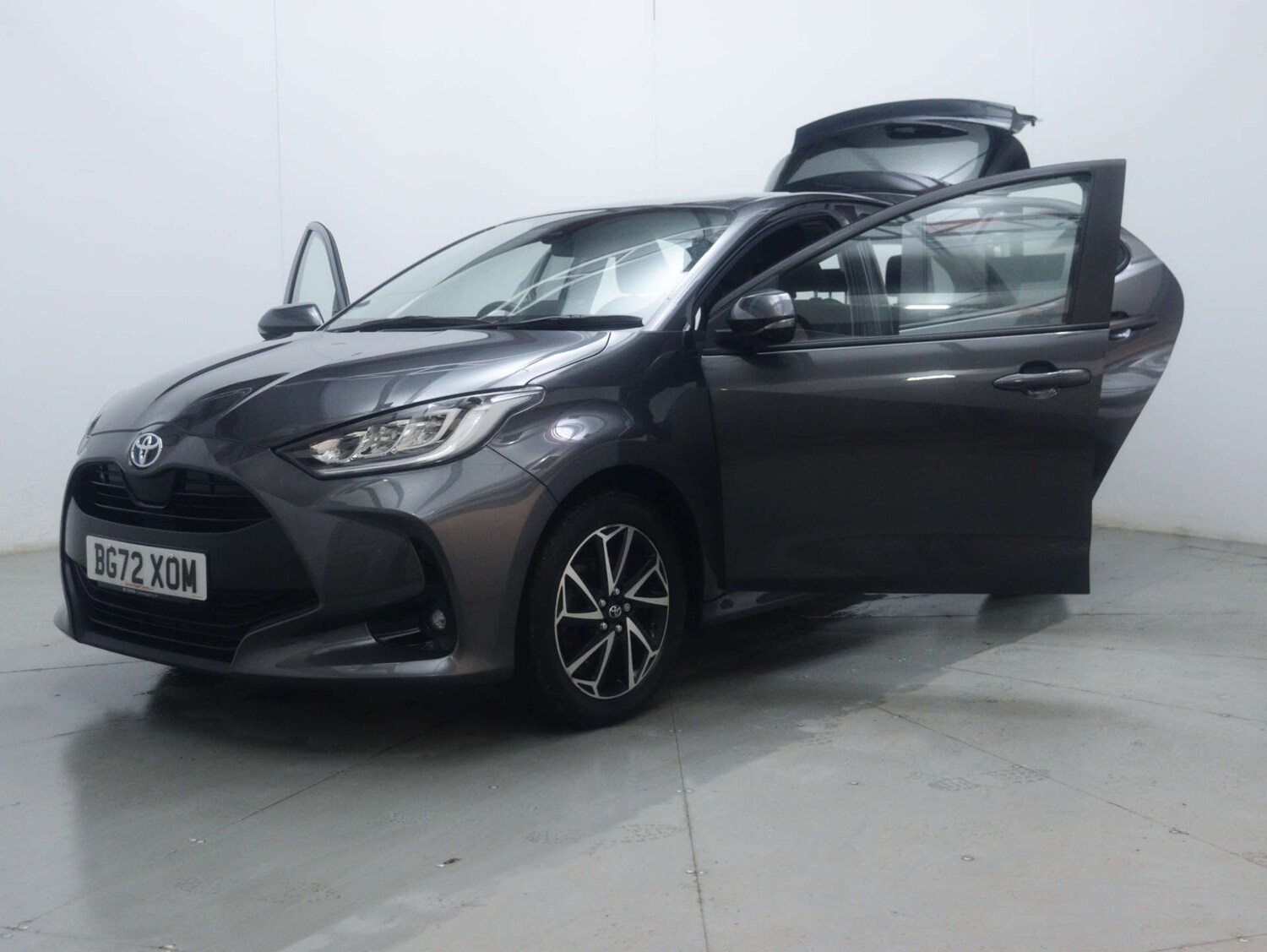 Used Toyota Yaris 2022 for sale - 77364232: Photo 52