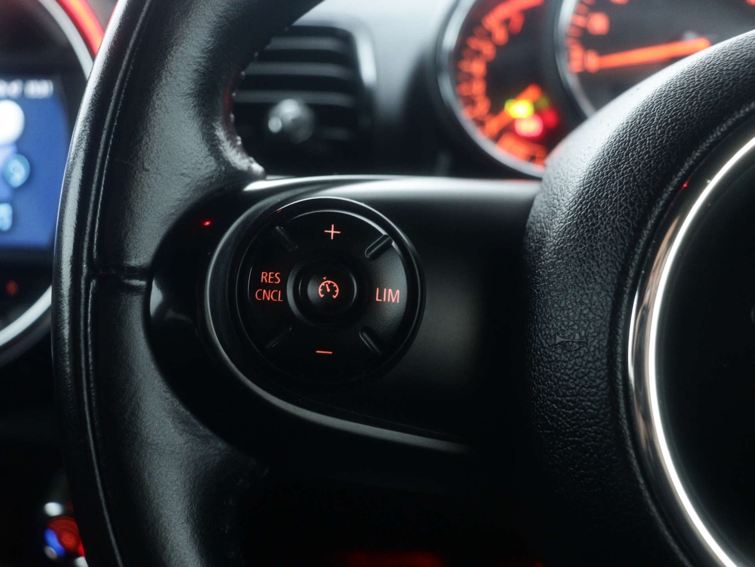 Used MINI Clubman 2018 for sale - 76894402: Photo 30