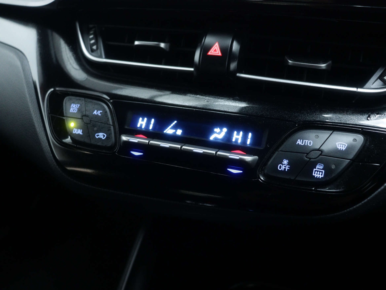 Used Toyota C-HR 2022 for sale - 76894416: Photo 28