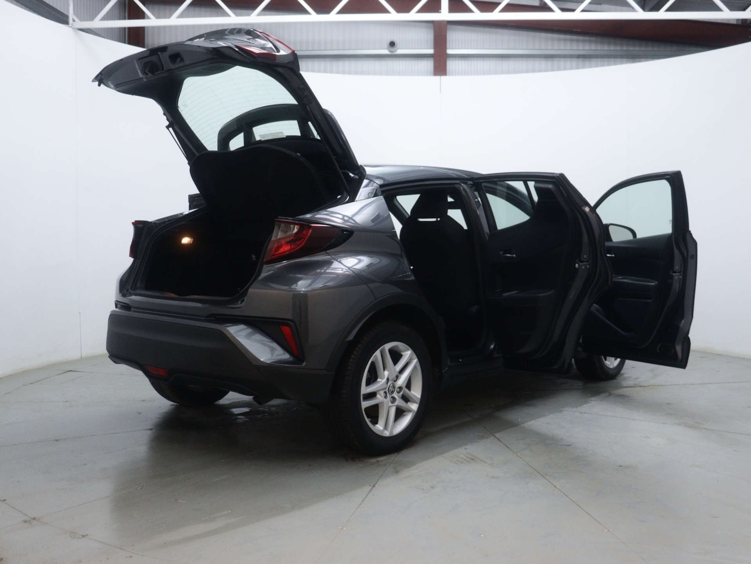 Used Toyota C-HR 2022 for sale - 76894416: Photo 52