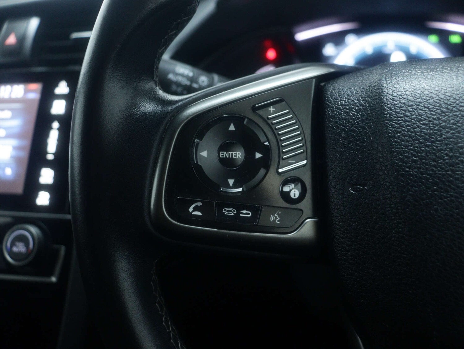 Used Honda Civic 2018 for sale - 77529408: Photo 35