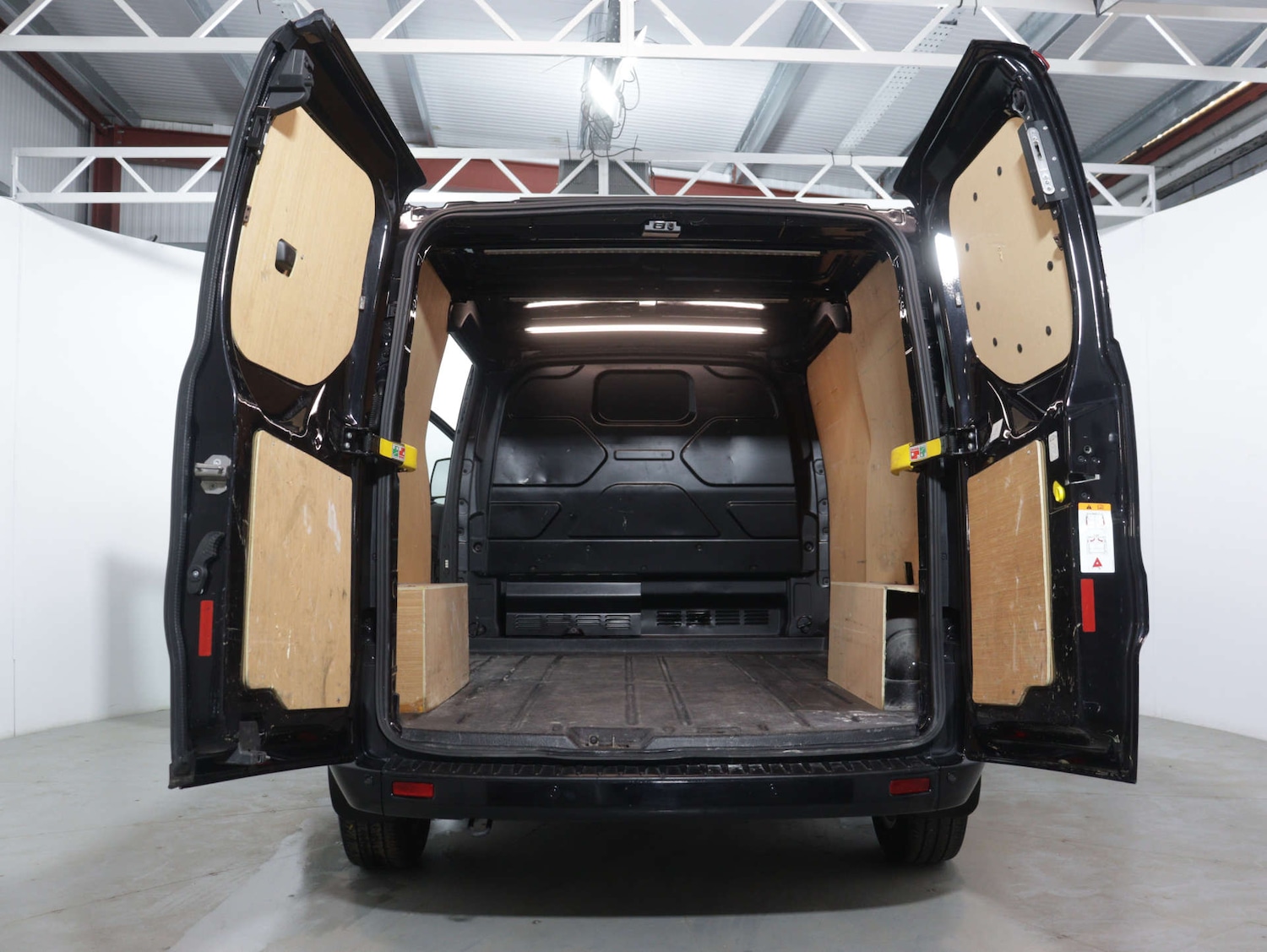 Used Ford Transit Custom 2023 for sale - 77236292: Photo 51