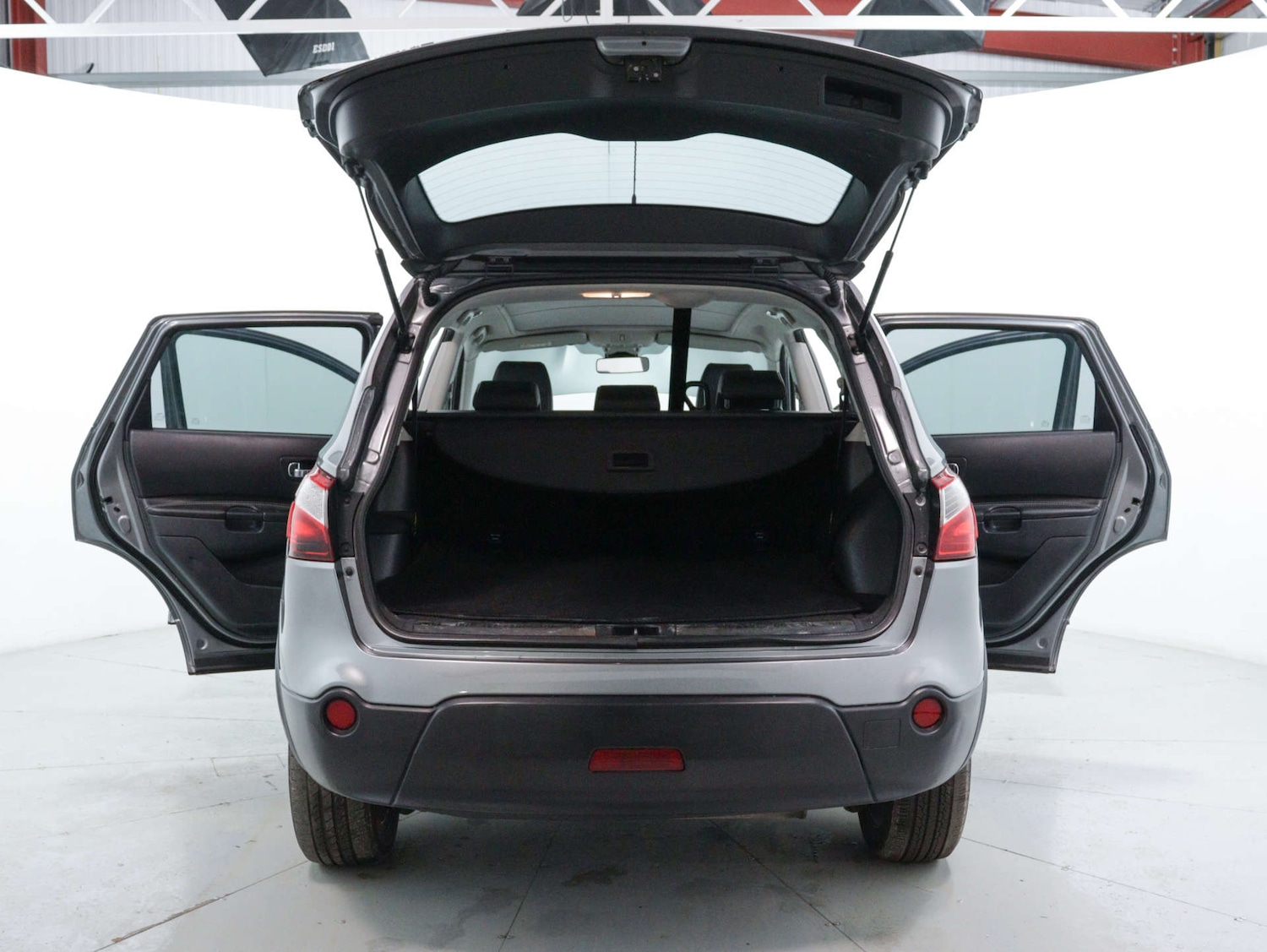 Vehicle 44