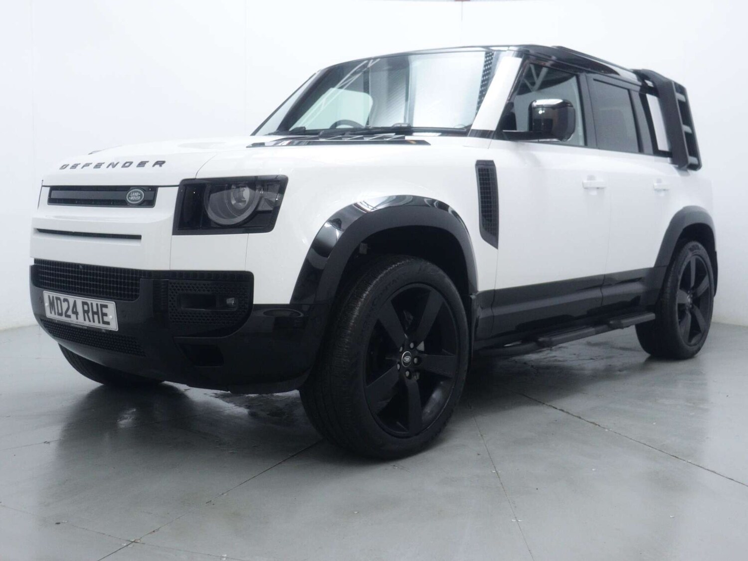 Used Land Rover Defender 2024 for sale - 77339225: Photo 11