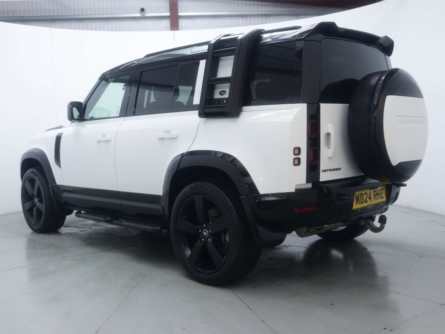 Used Land Rover Defender 2024 for sale - 77339225: Photo 18