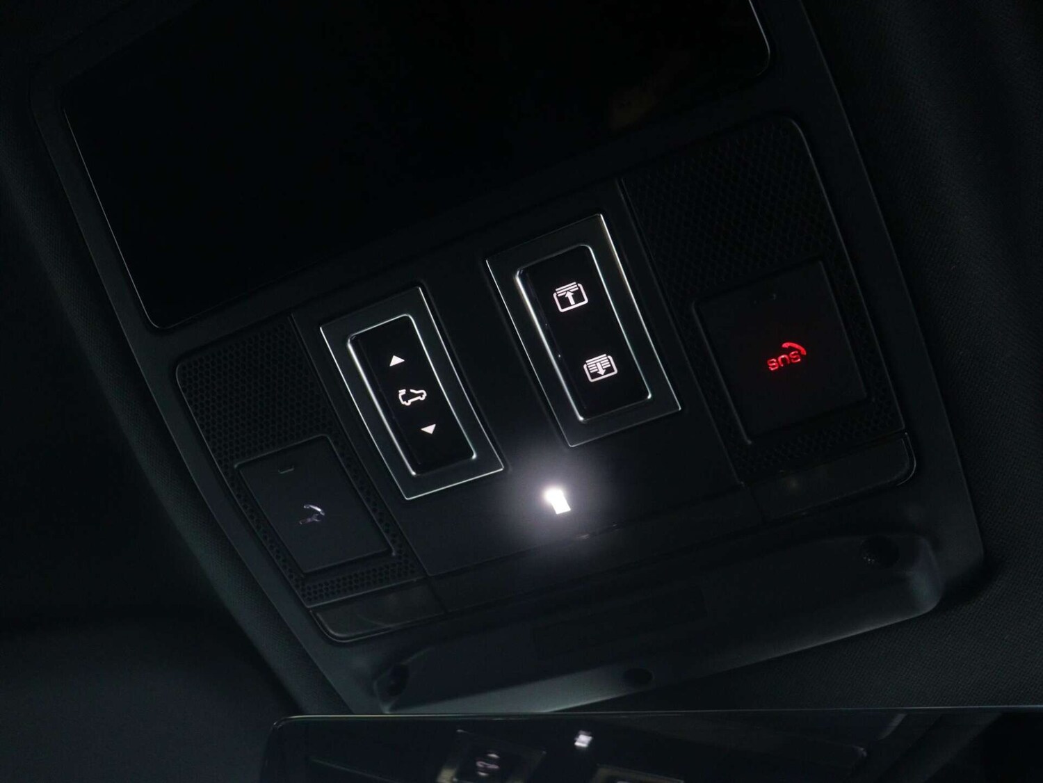 Used Land Rover Defender 2024 for sale - 77339225: Photo 56