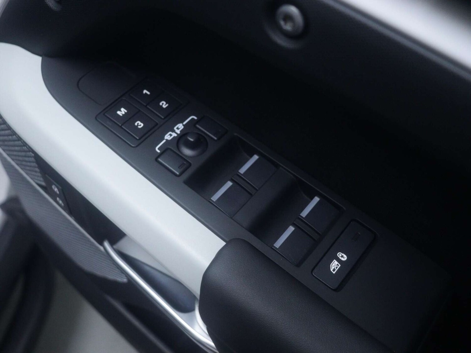 Used Land Rover Defender 2024 for sale - 77339225: Photo 59