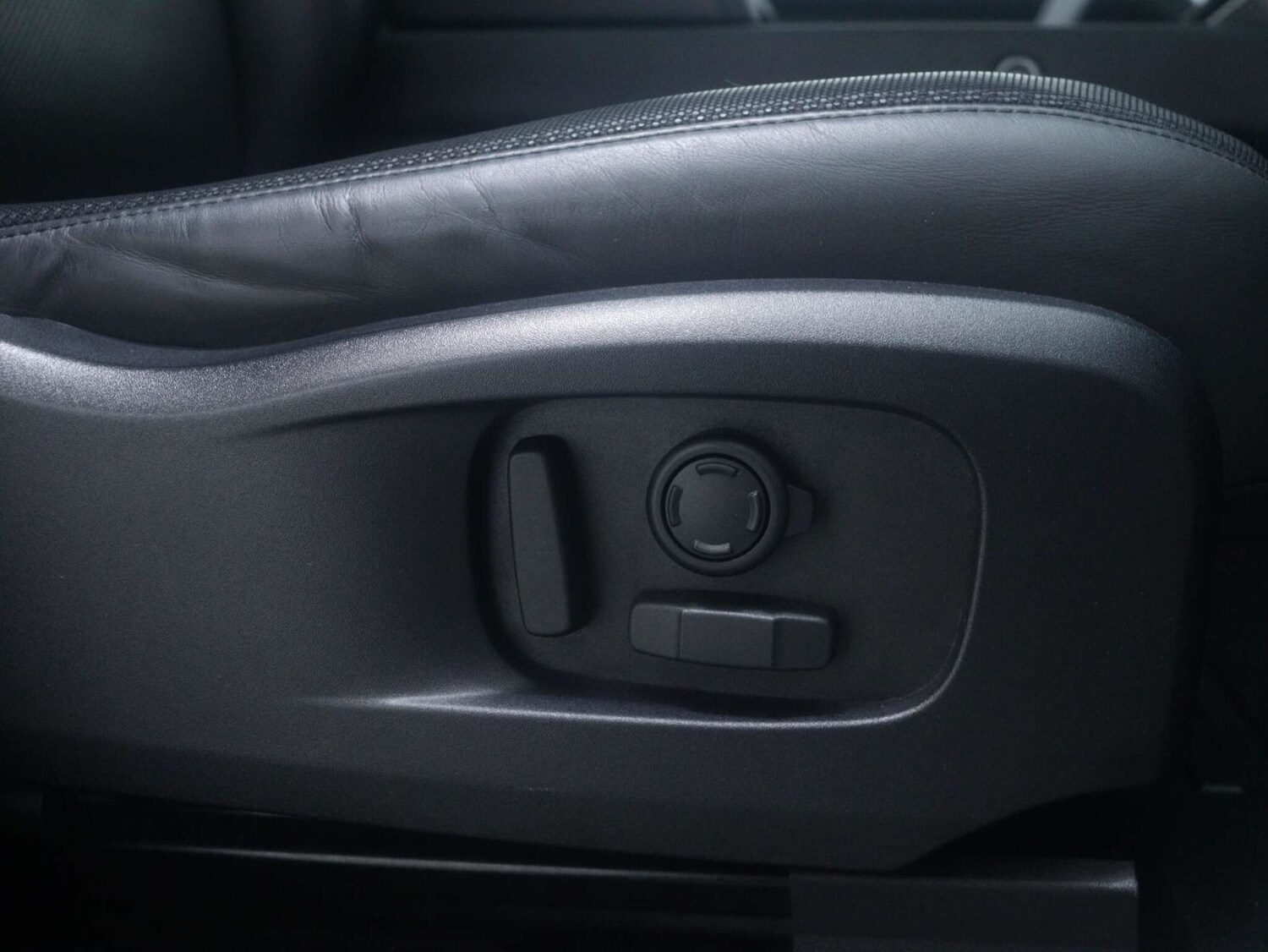 Used Land Rover Defender 2024 for sale - 77339225: Photo 60