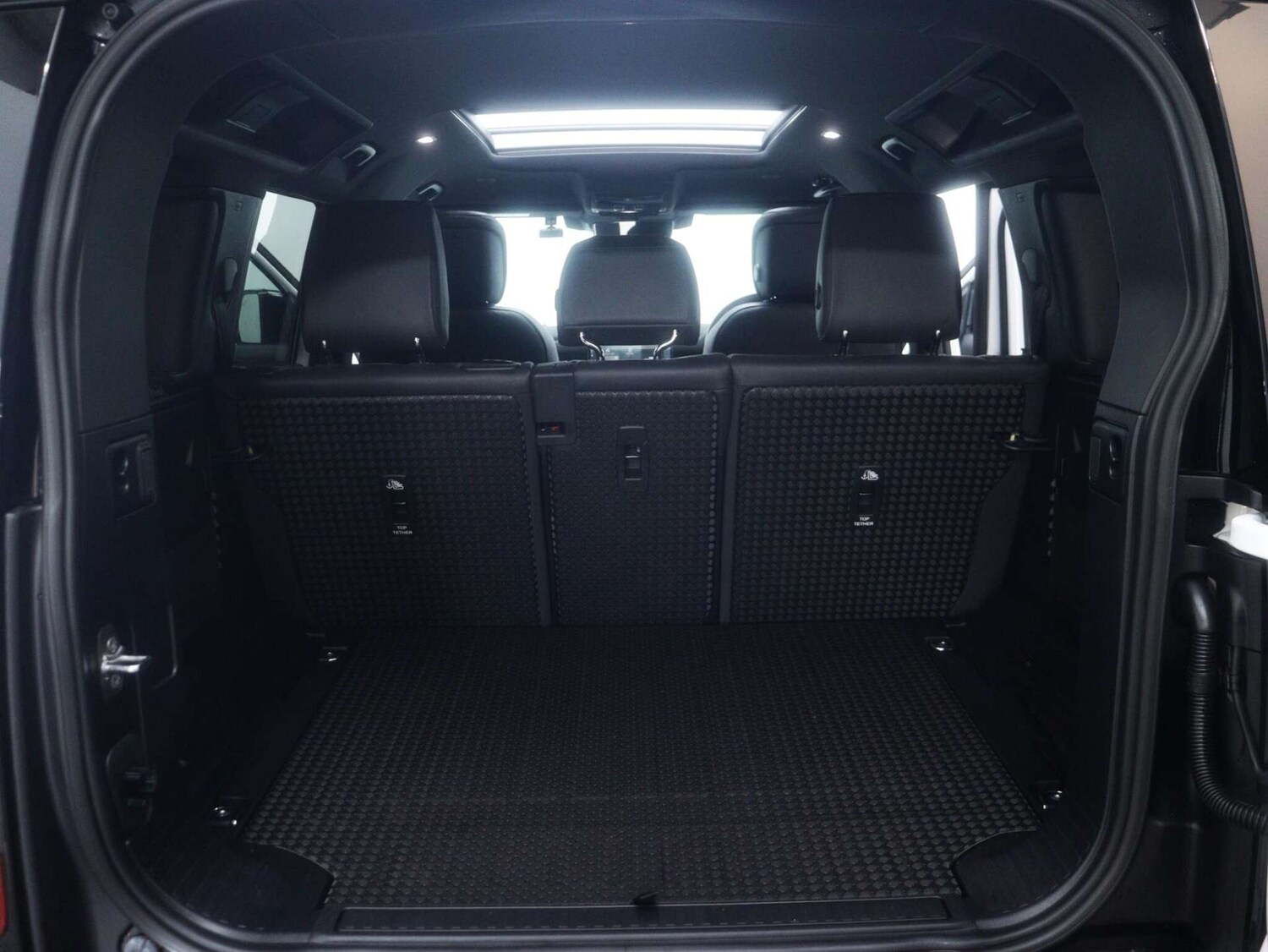 Used Land Rover Defender 2024 for sale - 77339225: Photo 73