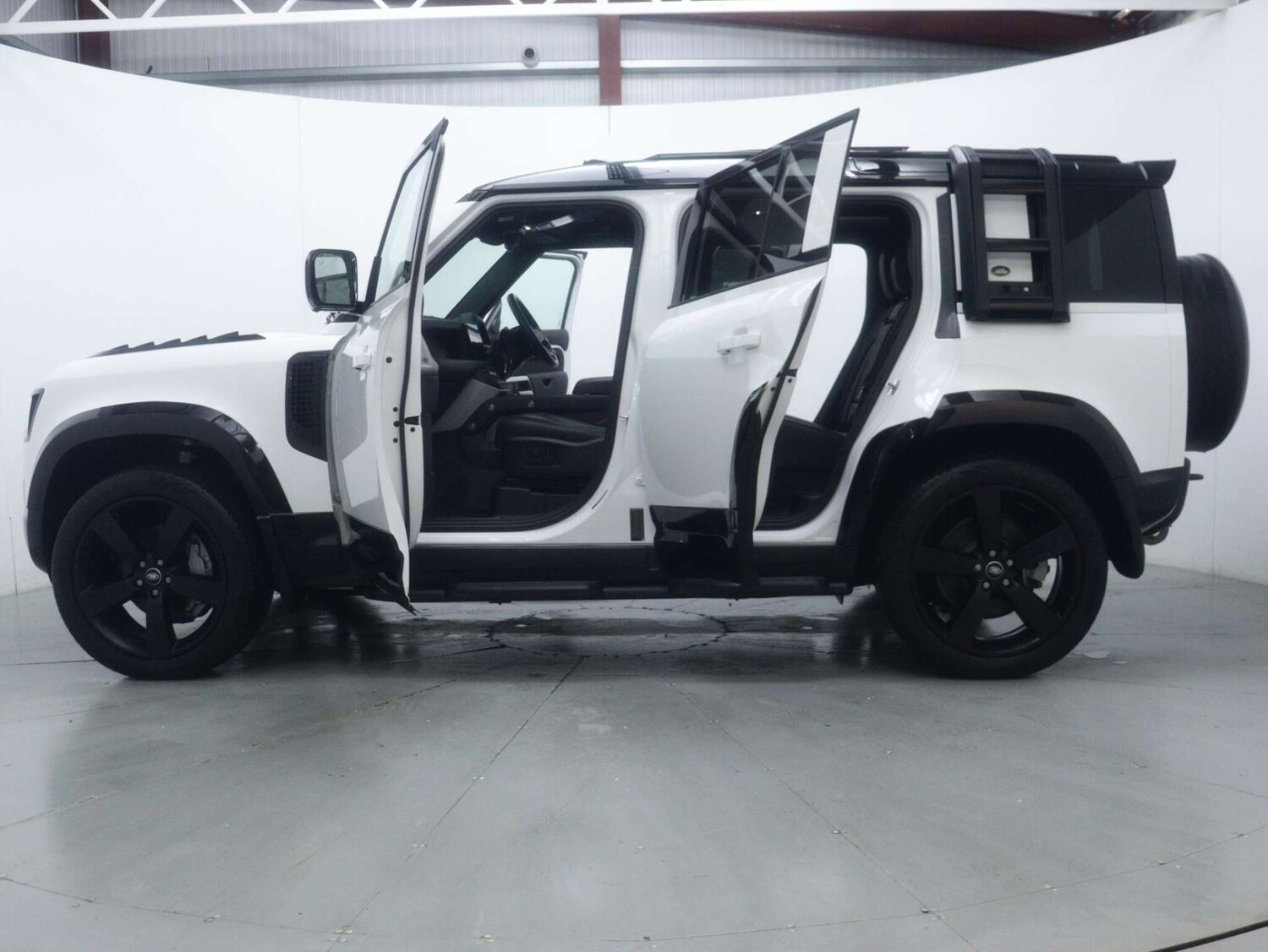 Used Land Rover Defender 2024 for sale - 77339225: Photo 79