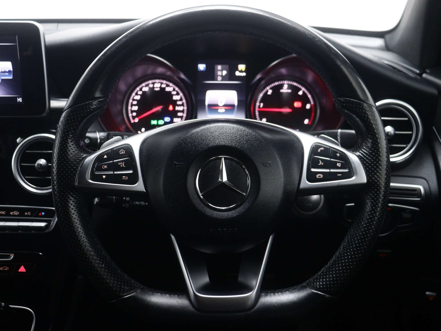 Used Mercedes-Benz GLC 2018 for sale - 76330117: Photo 17